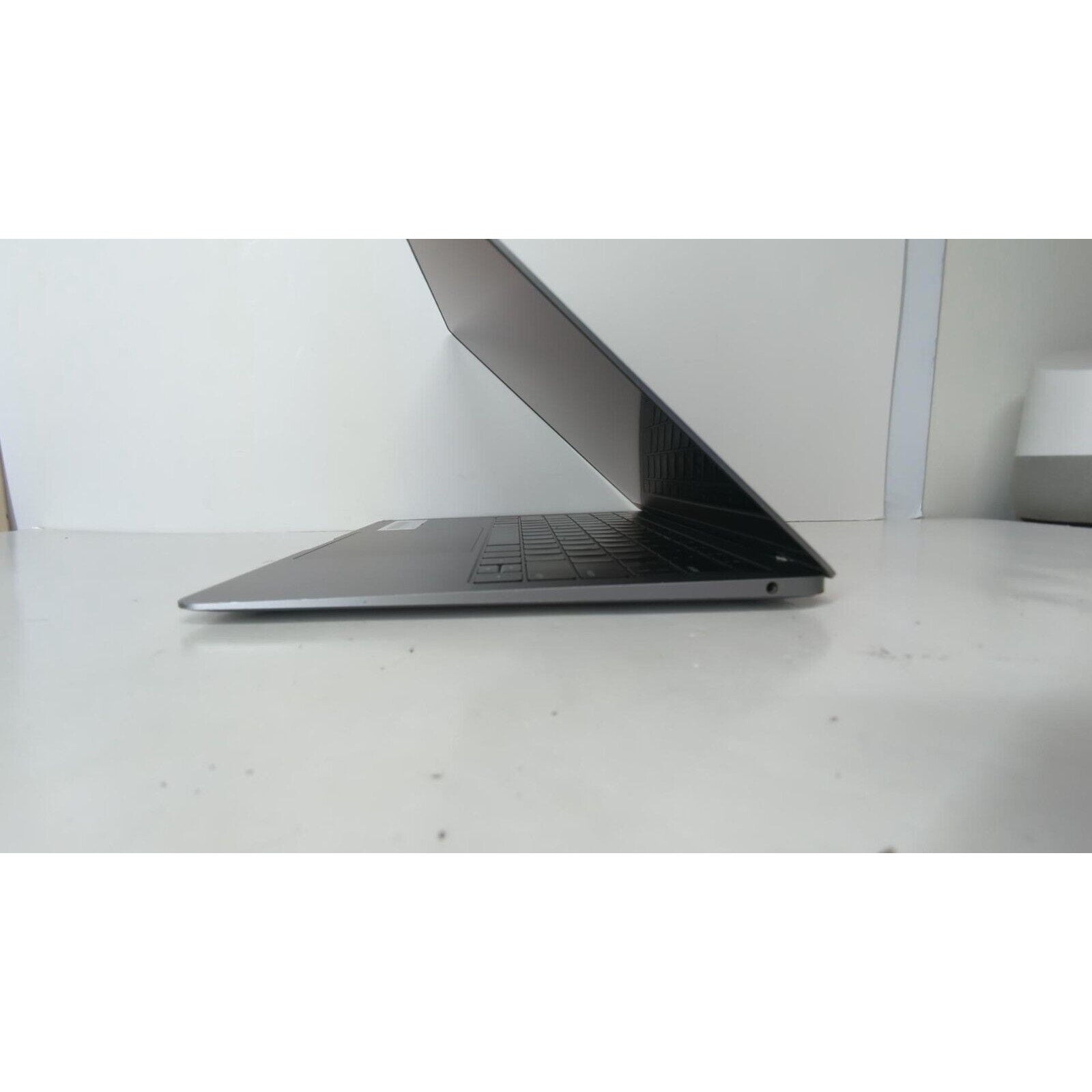 Apple MacBook Air 13" - Intel Core i5, 16GB RAM, 500GB SSD (A1932)