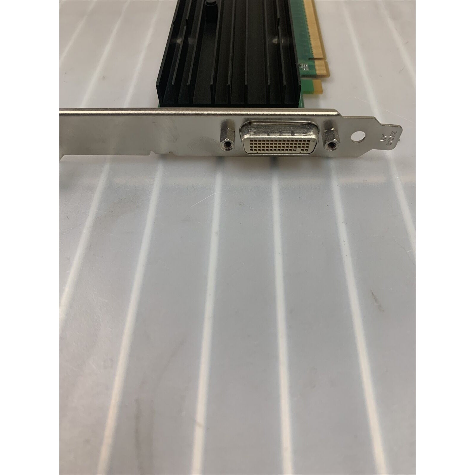 Dell NVIDIA Quadro NVS 290 (TW212) DDR2 PCIe x16 Video Card w/ Dual DVI Cable