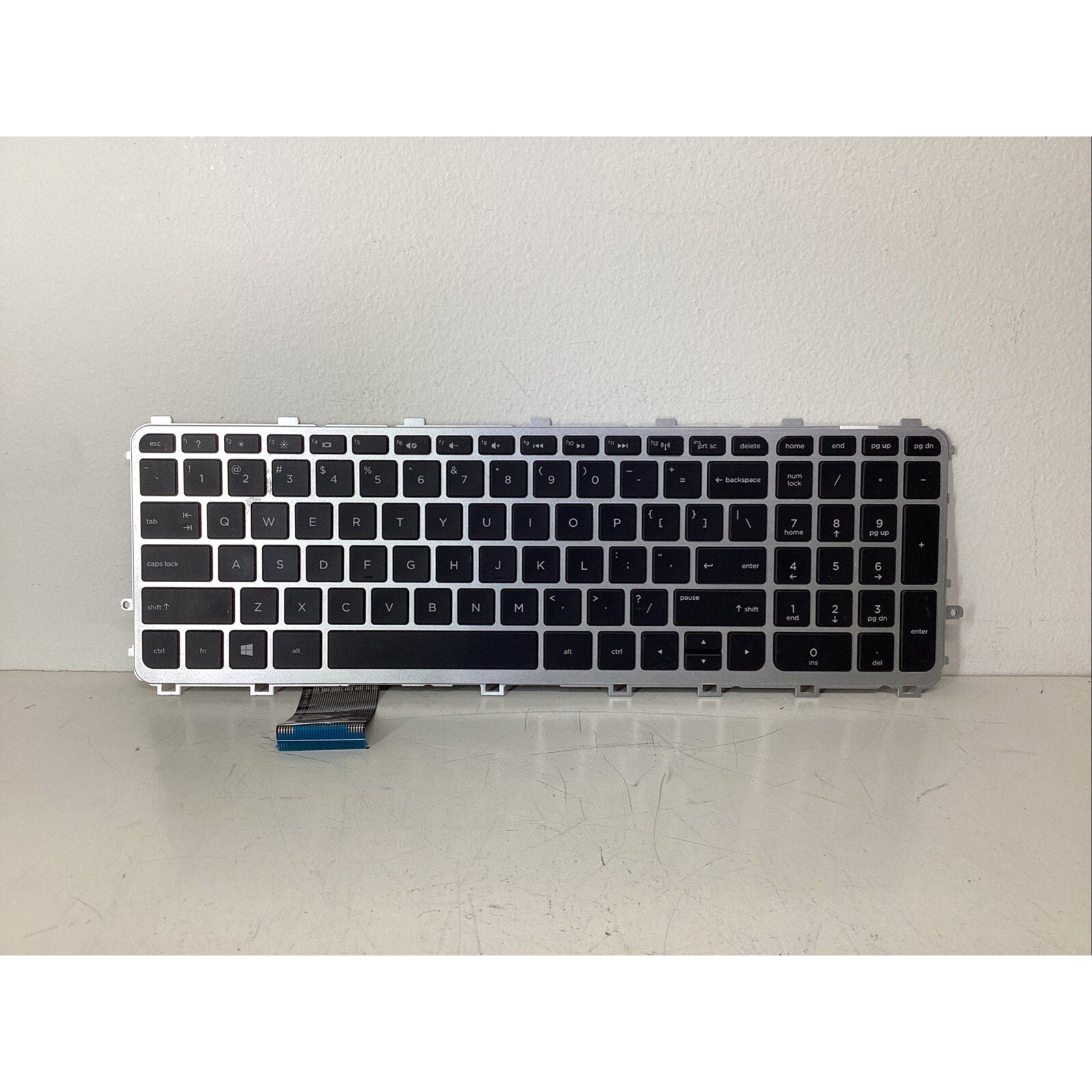 HP Keyboard w/ Silver Frame - 720242-001 REV.A01