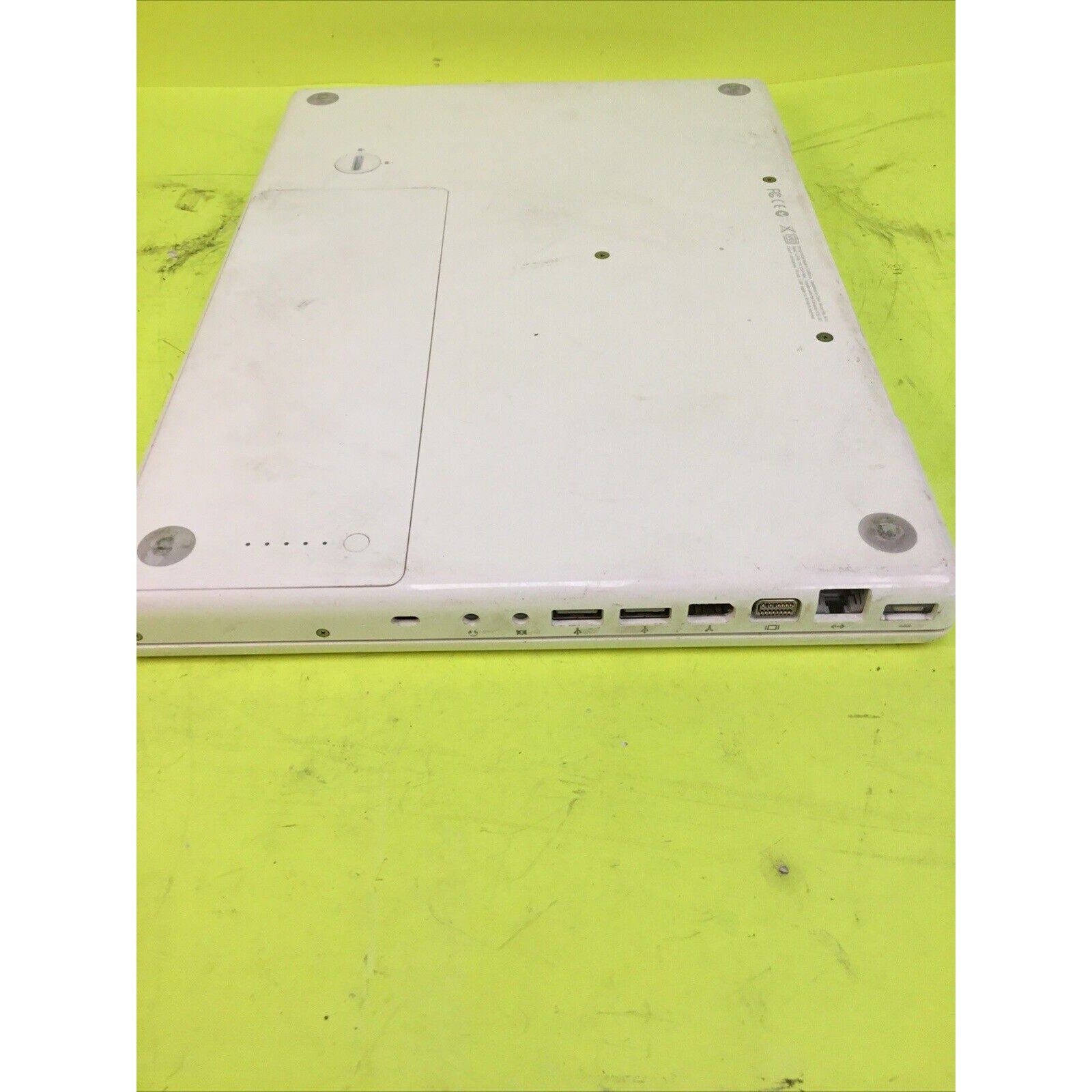 Apple MacBook A1181 13.3 Laptop FOR PARTS or REPAIR