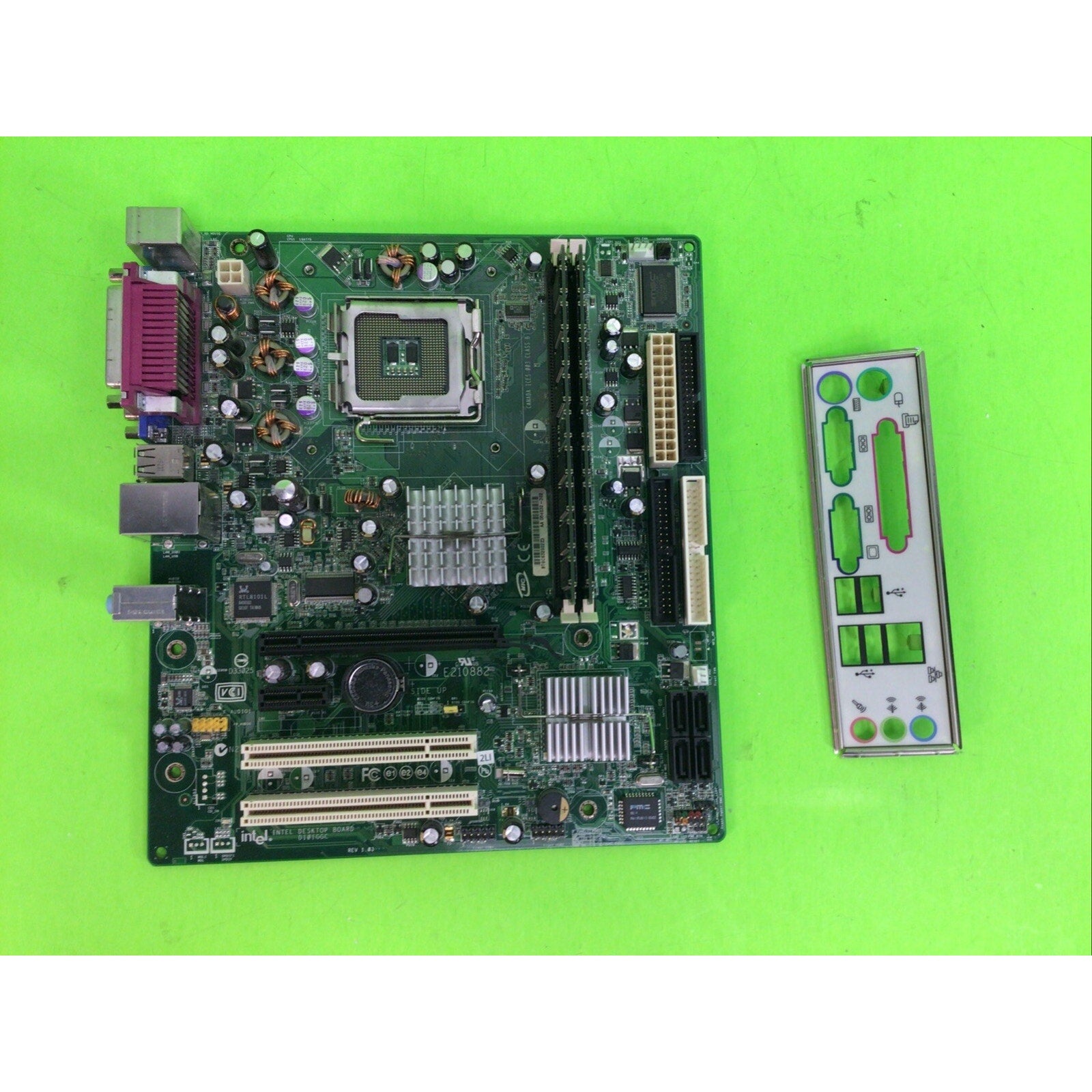 Intel D101GGC E210882 Desktop Micro ATX LGA775 with I/O Shield and 1GB RAM