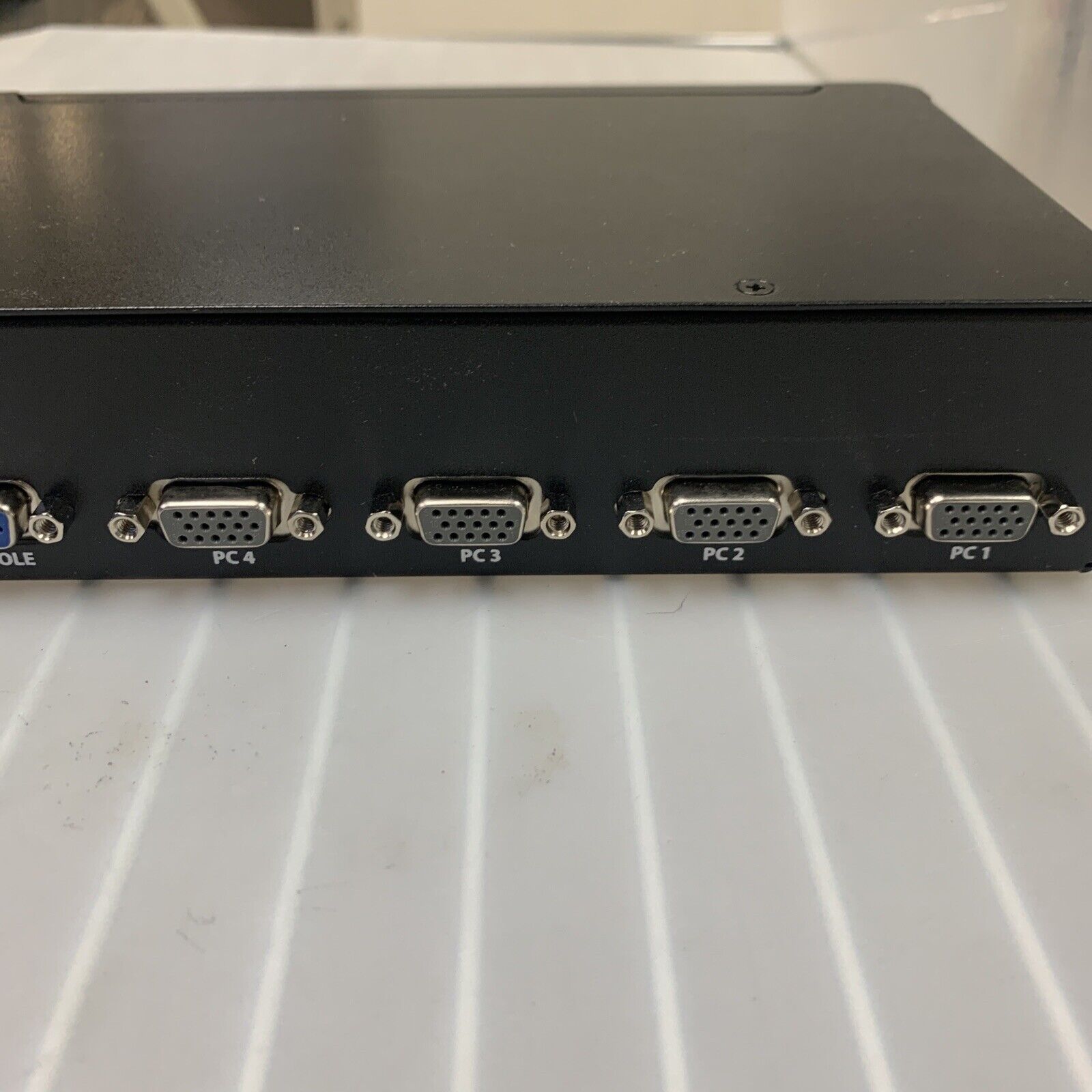 StarTech SV431DUSB 4-Ports 1u External KVM switch USB OSD