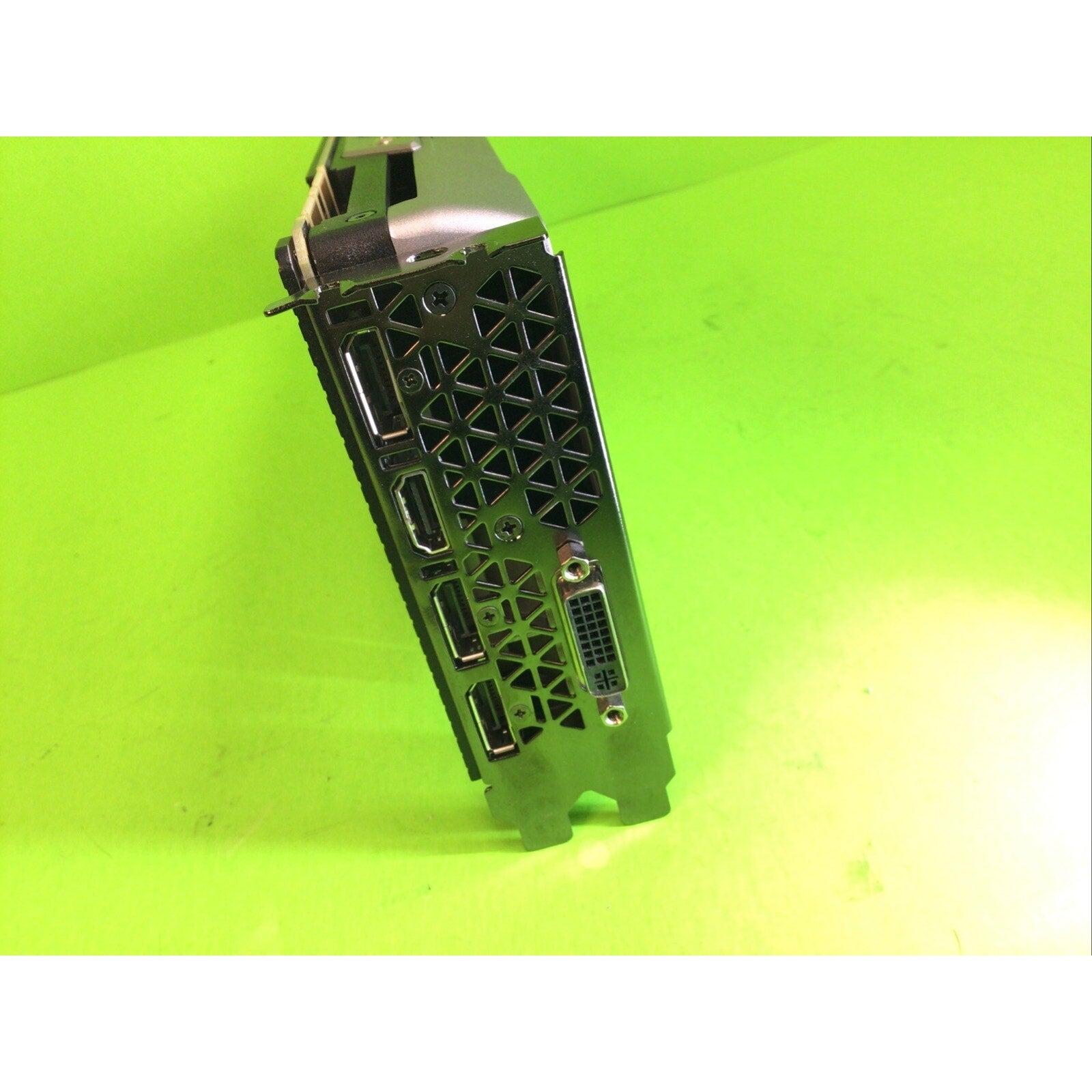 NVIDIA GeForce GTX 970 Founders Edition