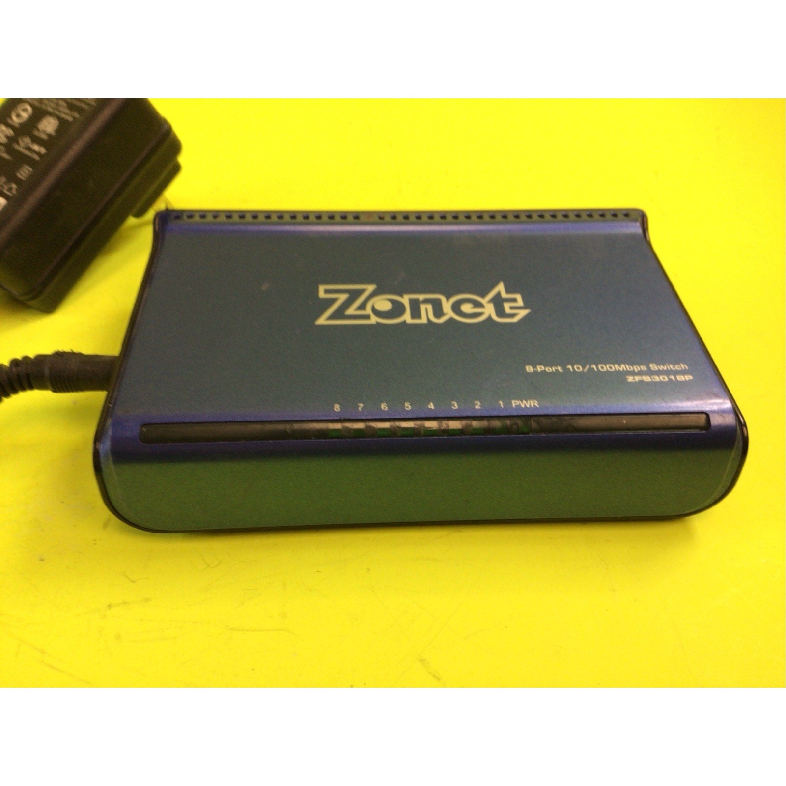 Zonet (ZFS3018P) Ethernet Switch
