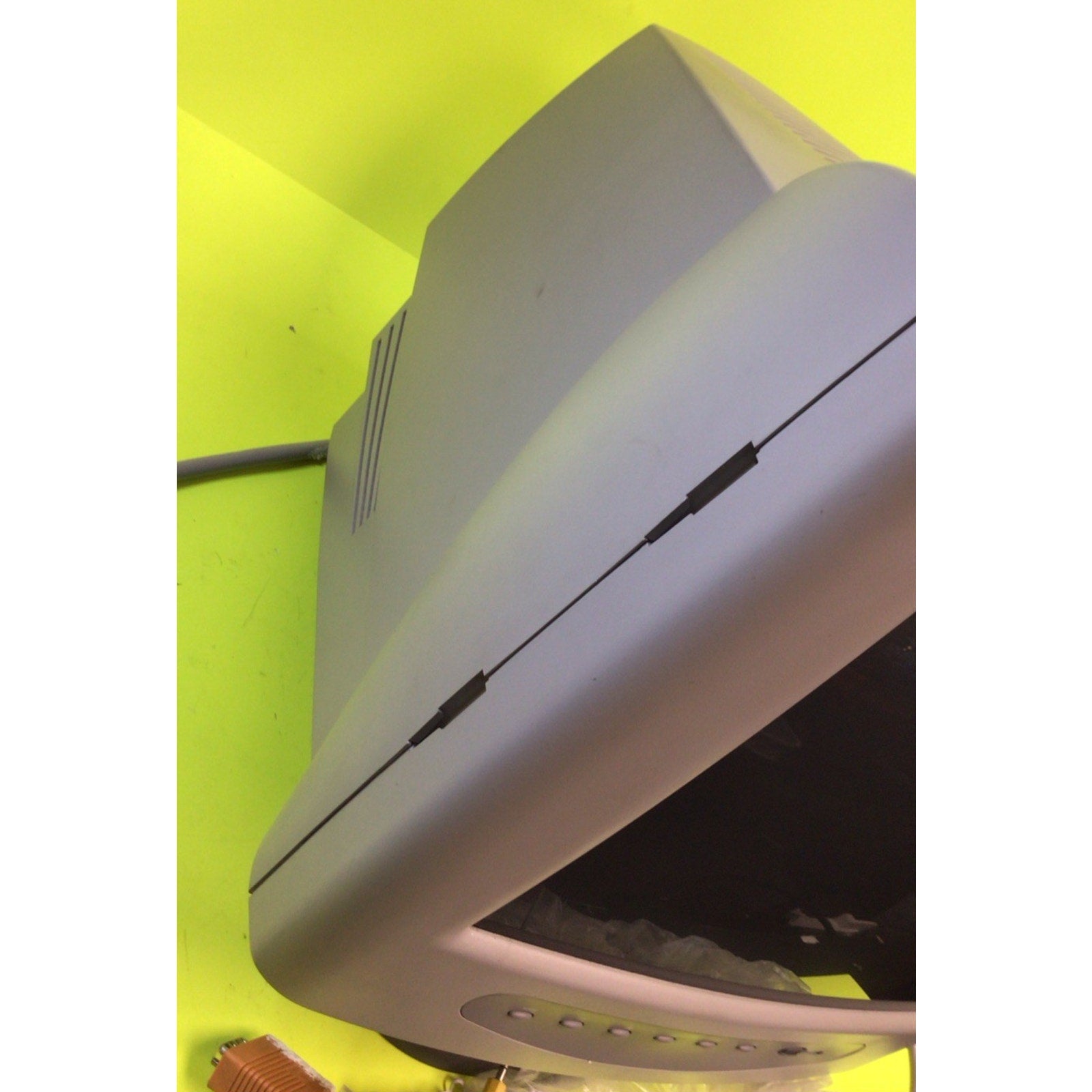 Vintage CRT Monitor HP Pavilion M50 D5258A