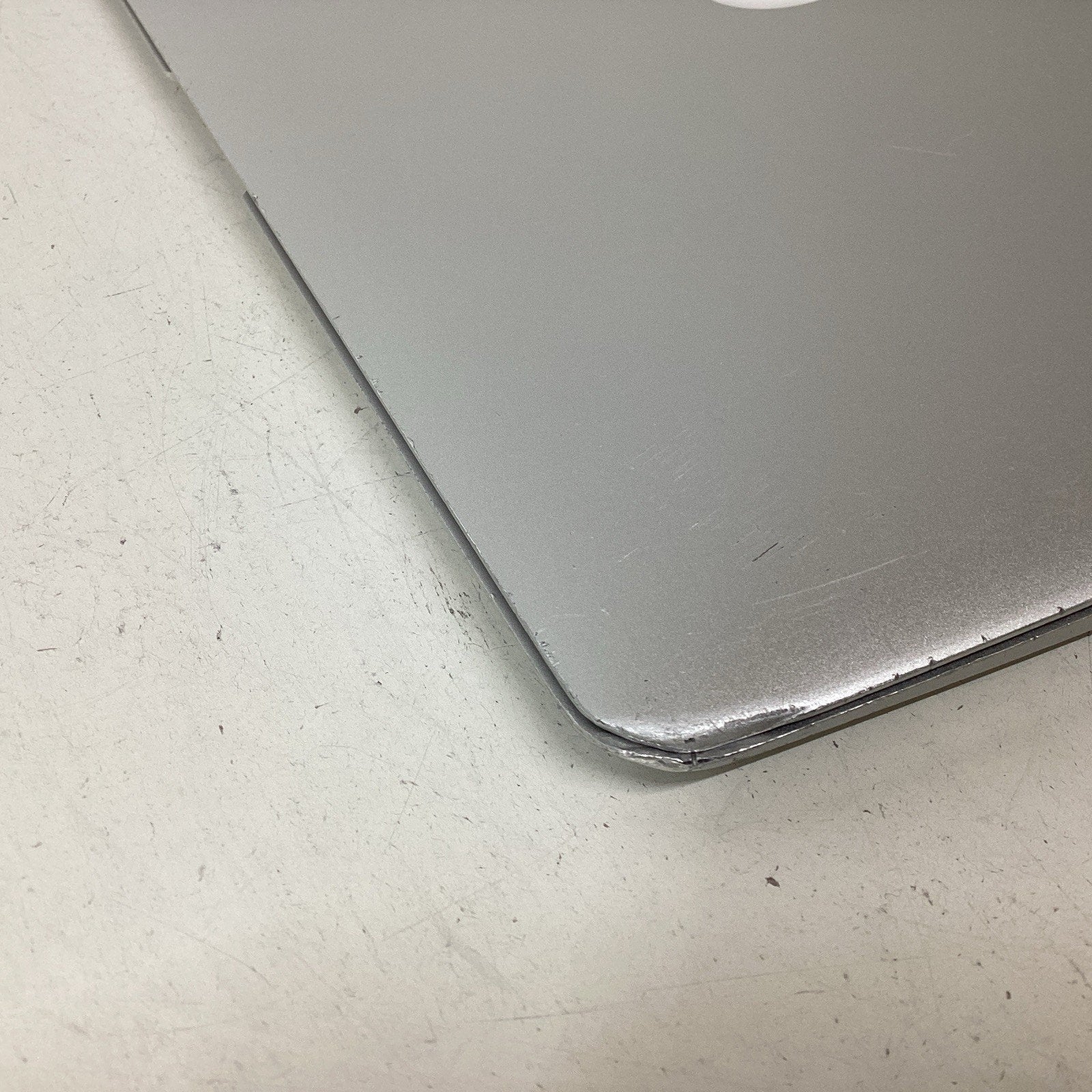 Apple MacBook Air 13.3" A1466 Dual Core Intel i5 4GB RAM - For Parts