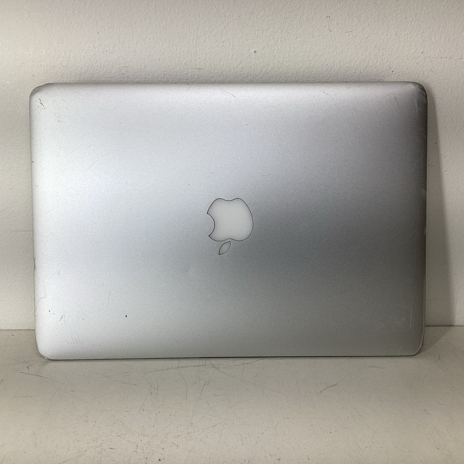 Apple MacBook Air 13.3" A1466 Dual Core Intel i5 4GB RAM - For Parts