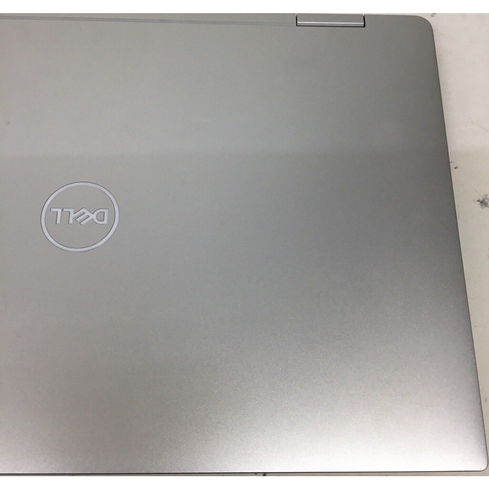 Dell XPS 15 9575 15" UHD 4K Touch I7-8705G 512GB SSD Intel HD Graphics 630 16GB