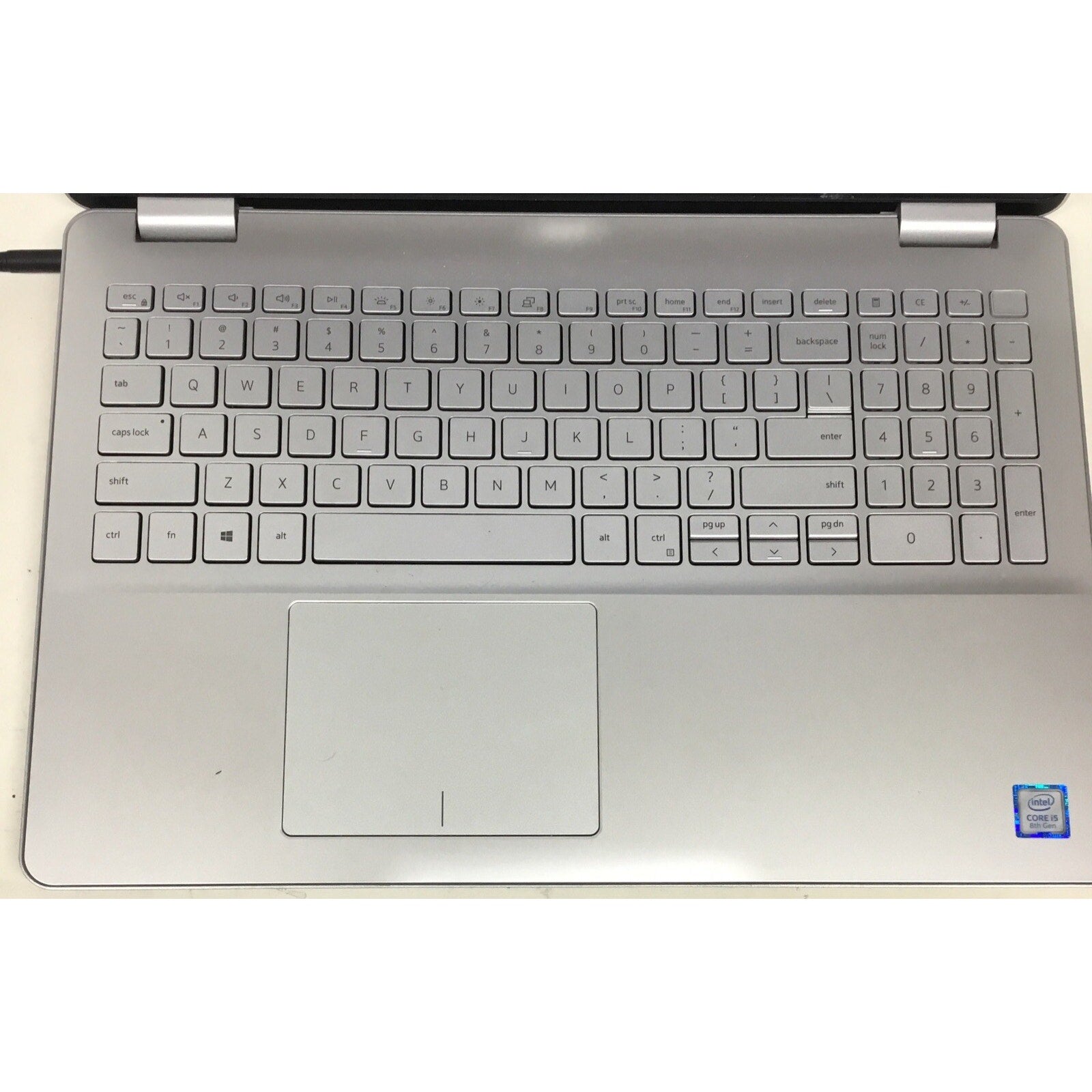 Dell Inspiron 5584 15.6" core i5-8265 1.6ghz 8gb ram 256gb SSD Charger