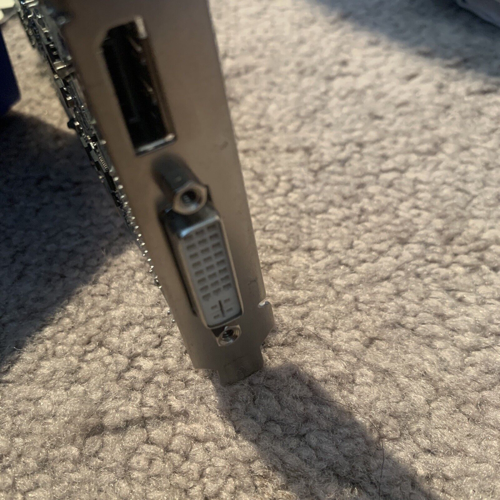 AMD Radeon HD6450 02C7NH 1GB PCI-E DVI-I DP Video Card ATI-102-C26405 (B) GPU