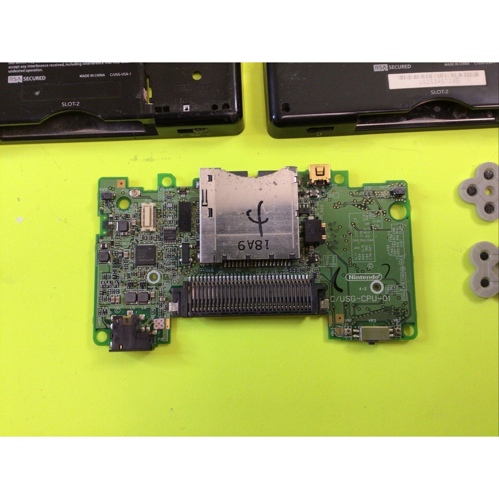 Nintendo DS Lite Boneyard Lot FOR PARTS and REPAIR