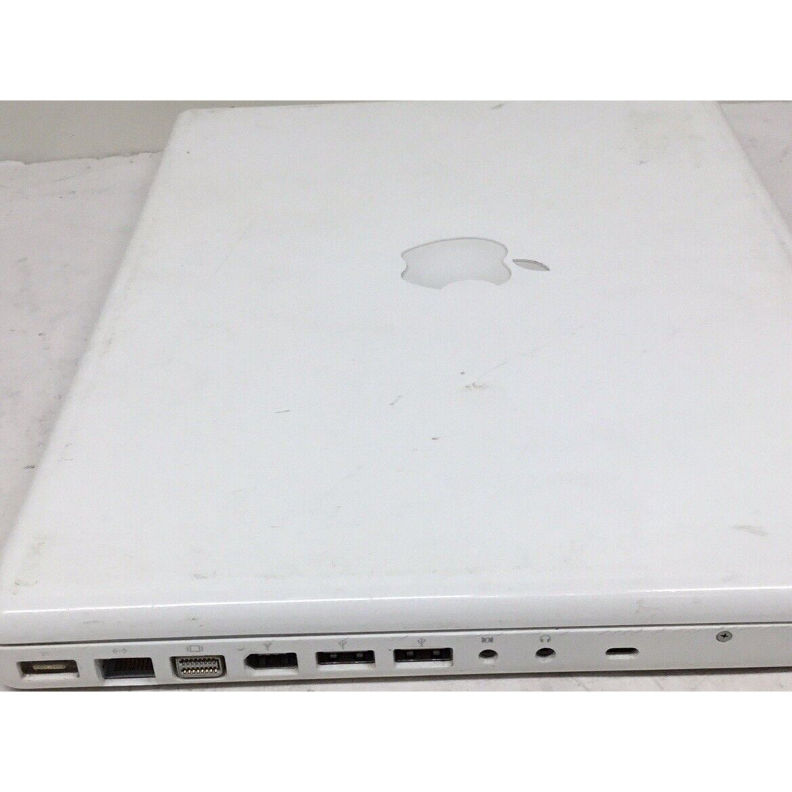 Apple Macbook 13" A1181 Early 2007 Core 2 Duo 2.10 GHz 1GB RAM W/ Charger Bundle