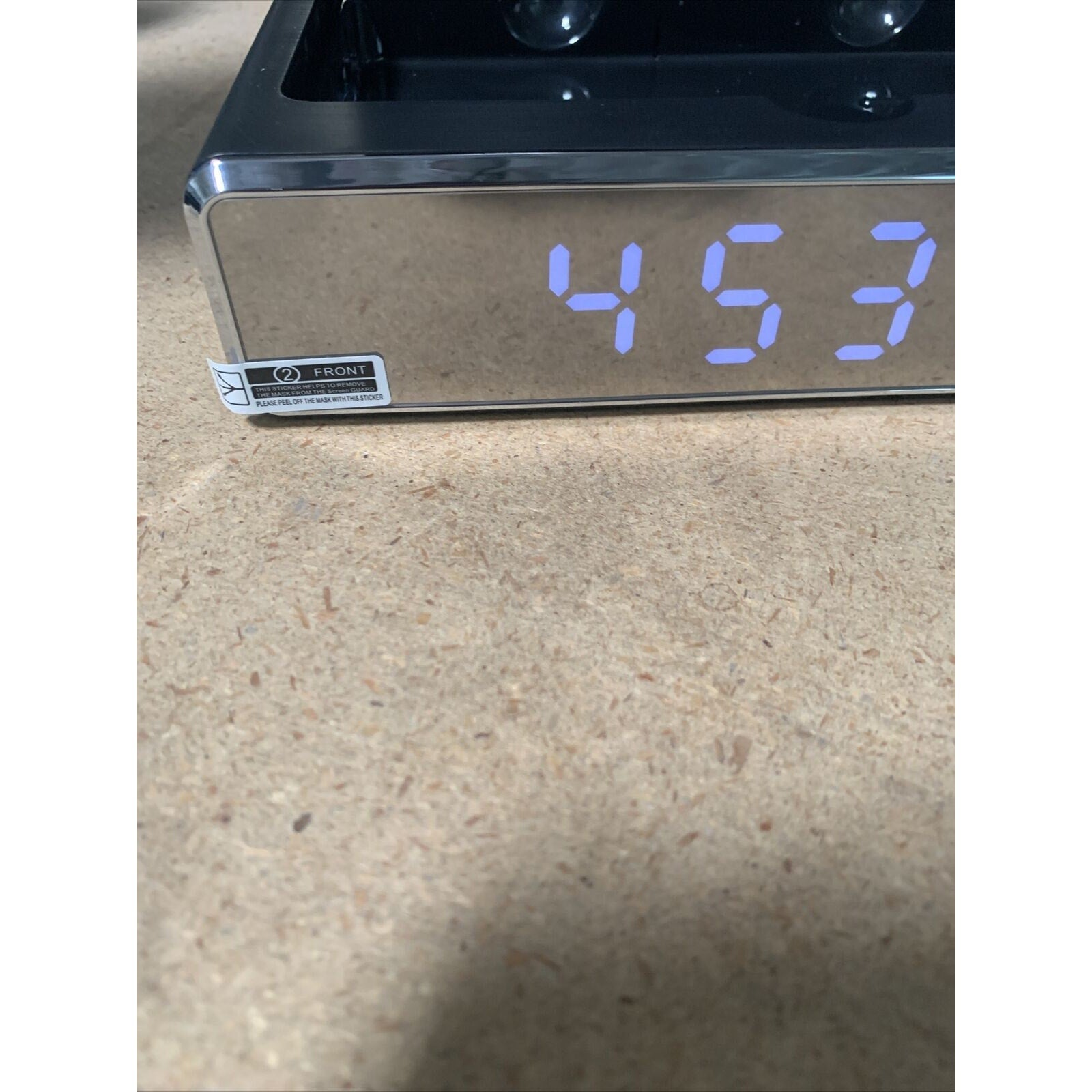 Arctic Silver UV SANITIZER DESK CLOCK WITH WIRELESS CHARGING - UV07-US