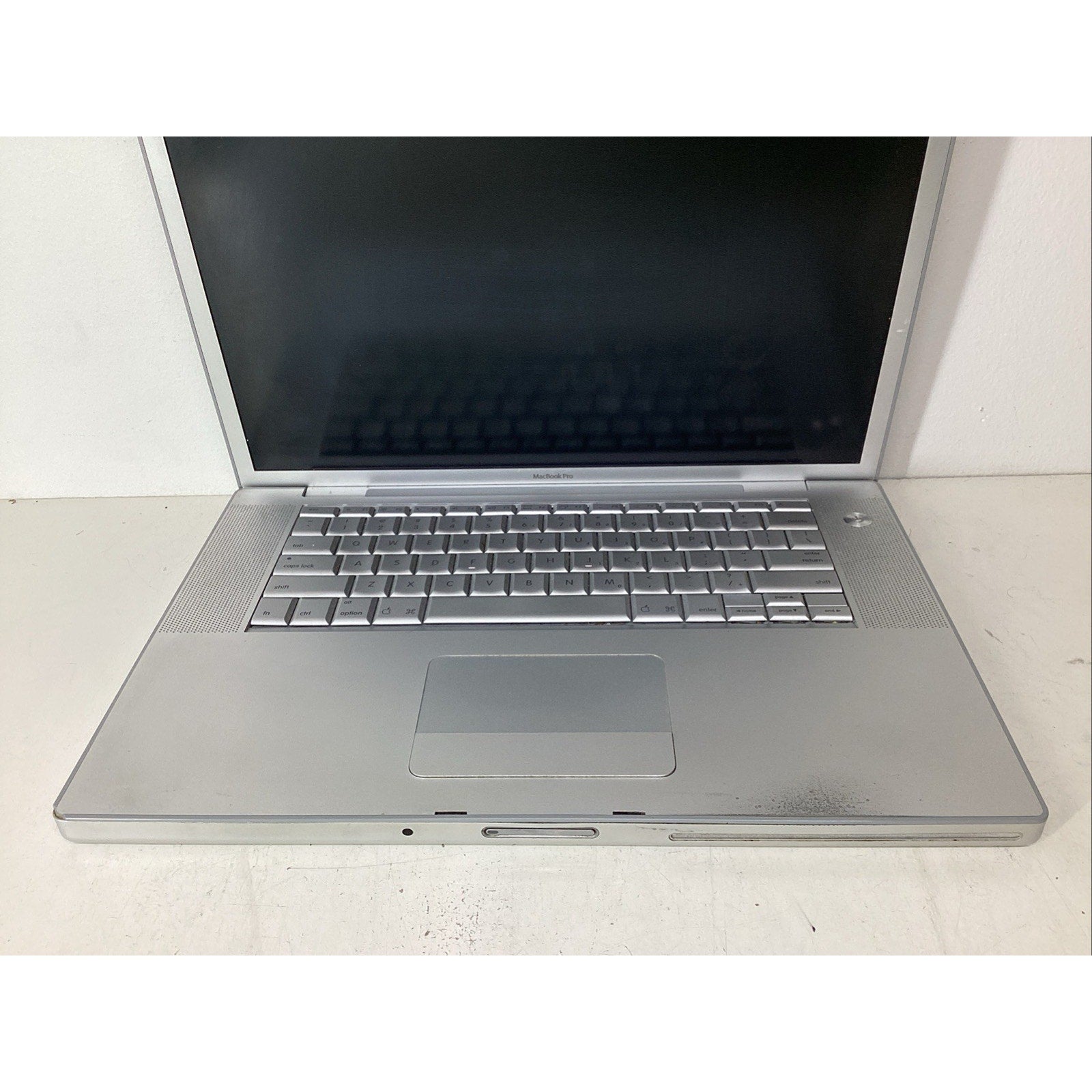 Apple MacBook Pro A1226 15.4" 2007 Intel Core Duo - For Parts