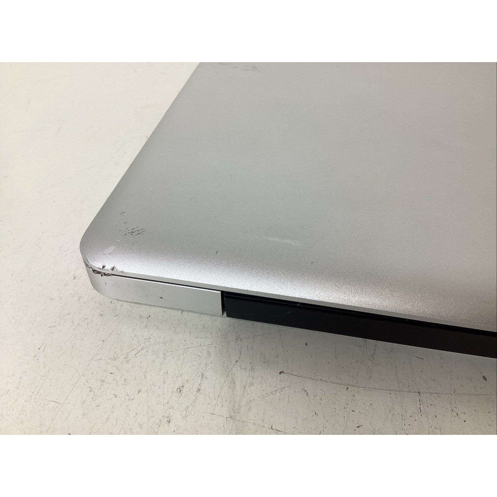 Apple MacBook Pro 2010 Model A1286 Silver Missing Parts (READ) - For Parts