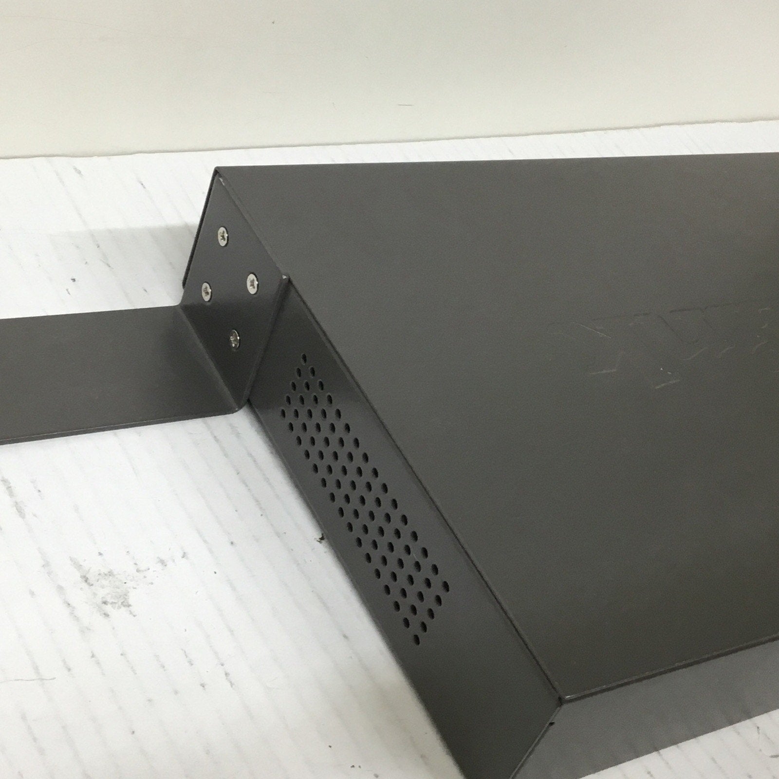 D-Link DES-1024D Black 24-Ports Energy Efficient Rack Mountable Ethernet Switch