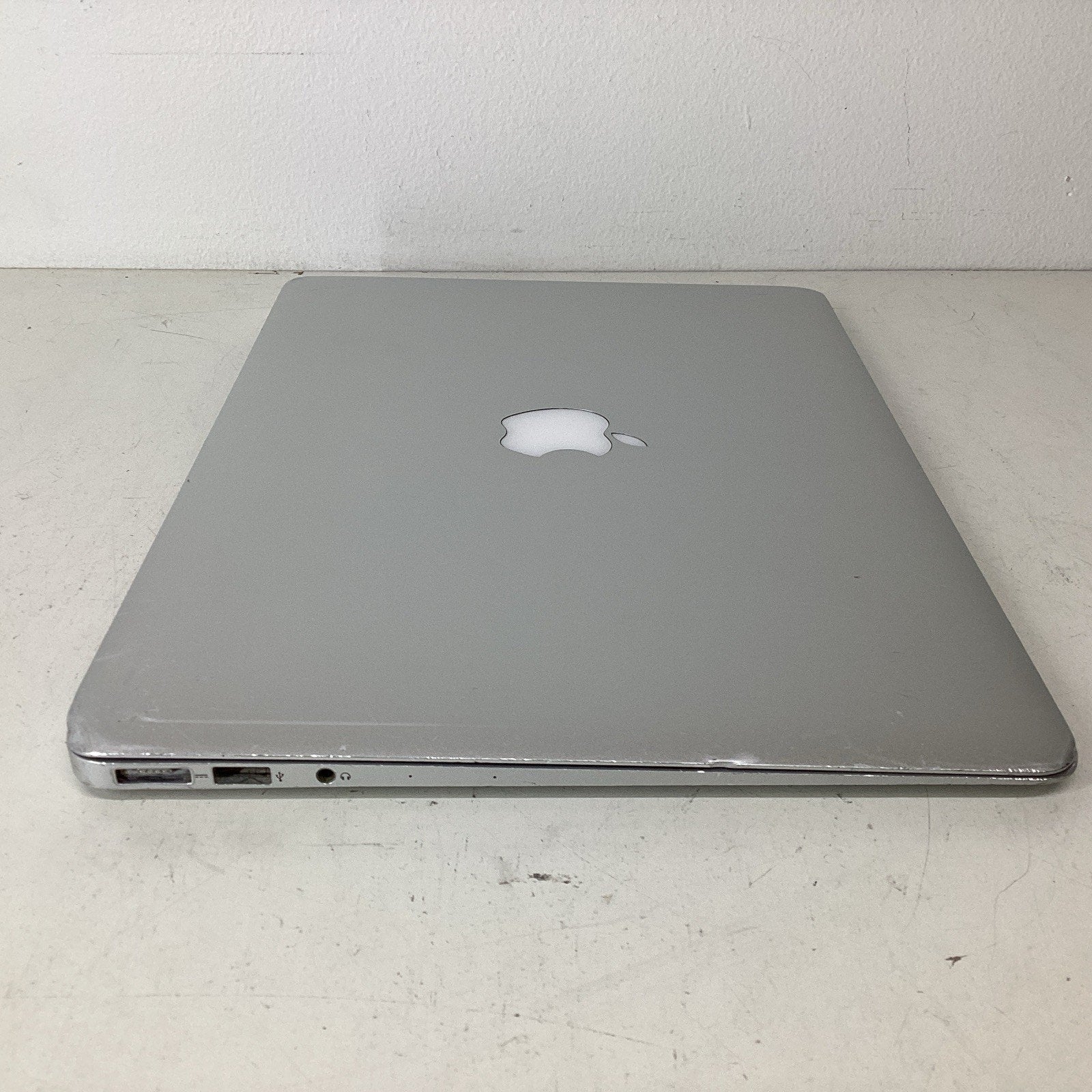 Apple MacBook Air 13.3" A1466 Dual Core Intel i5 4GB RAM - For Parts
