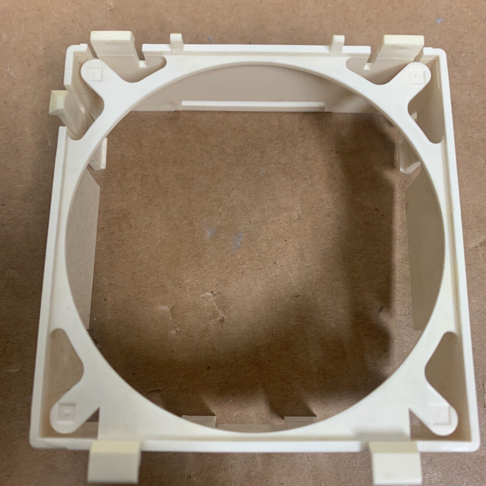 HP Pavilion 7916 Fan Holder 5042-6907