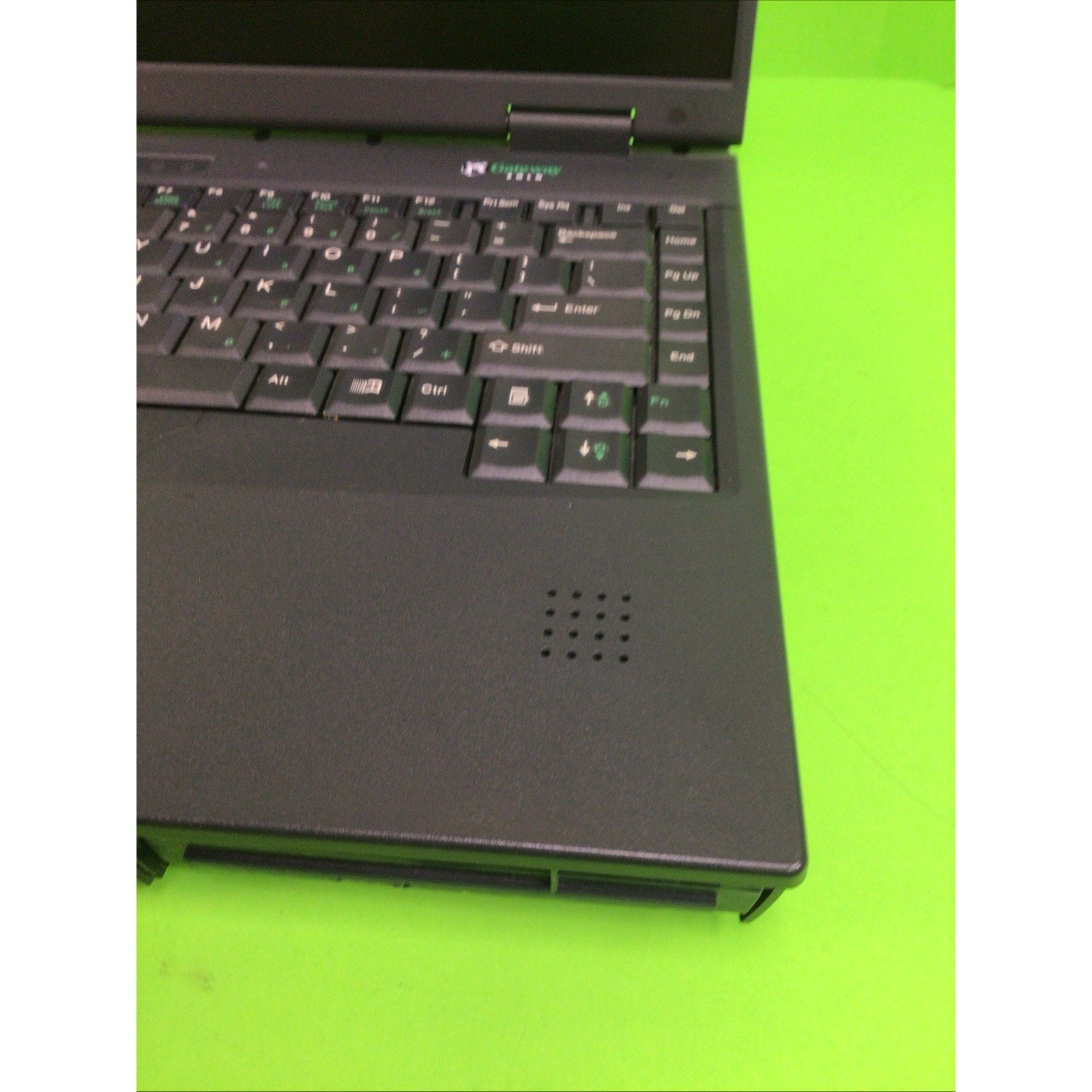 Vintage Gateway Solo 9150 Pentium II 366 MHz 640K RAM FOR PARTS or REPAIR