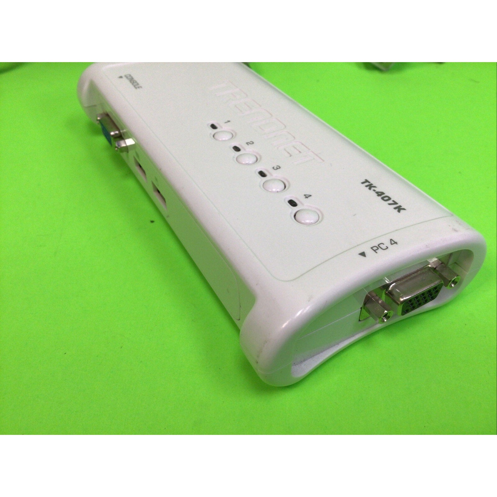 TrendNet TK-407K with 5 KVM Spilt with USB Cables