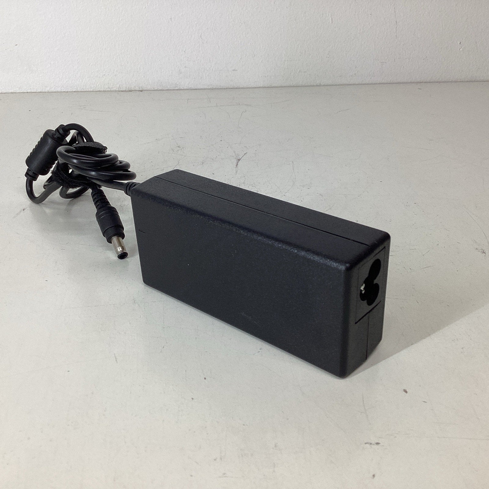 19V 3.42A Replacement AC Adapter ST-C-070-19000342CT For Laptop