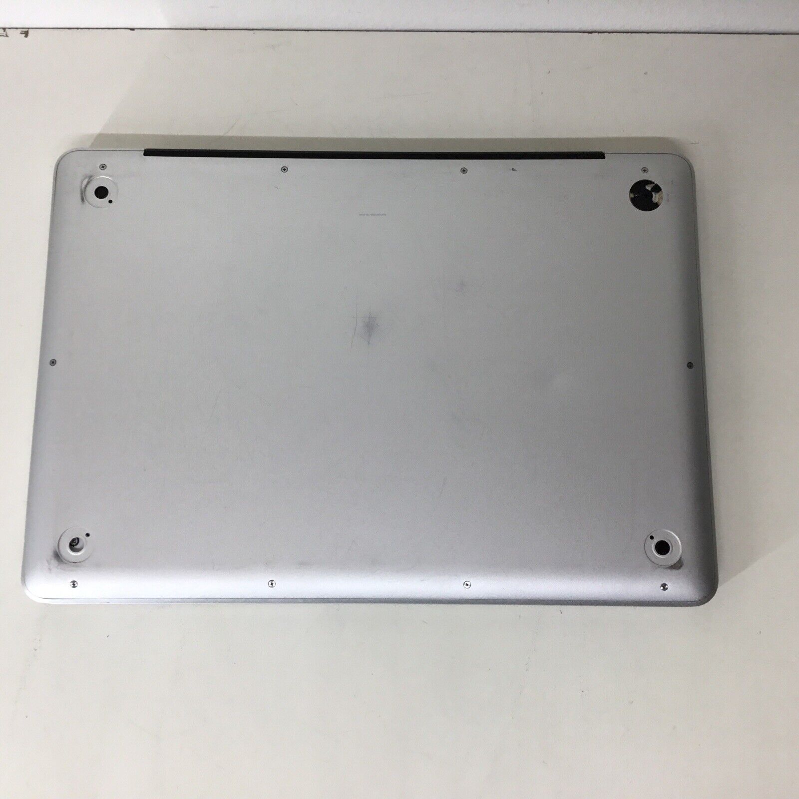 Apple MacBook Pro 13 Inch 2010 Core 2 Duo 2.4GHz Ram 250GB HDD - For Parts