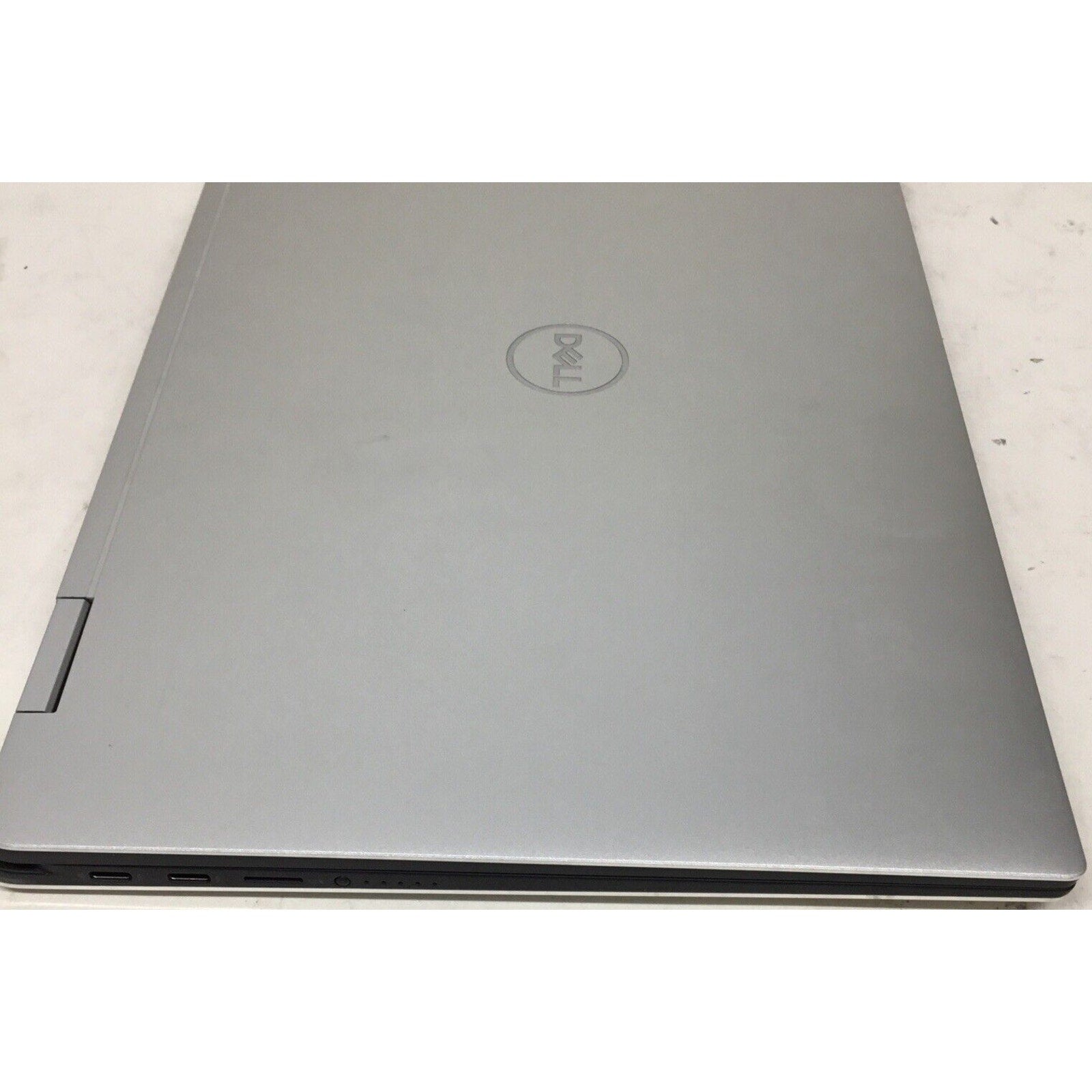 Dell XPS 15 9575 15" UHD 4K Touch I7-8705G 512GB SSD Intel HD Graphics 630 16GB