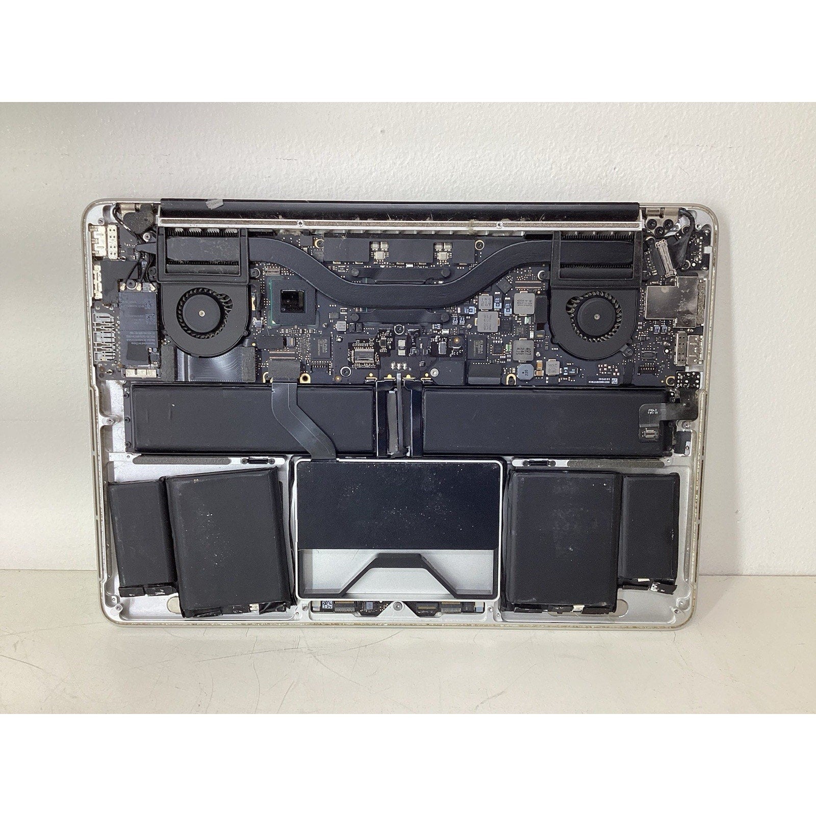 A1425 Apple MacBook Pro 13-inch Intel Core Duo 8GB RAM - For Parts