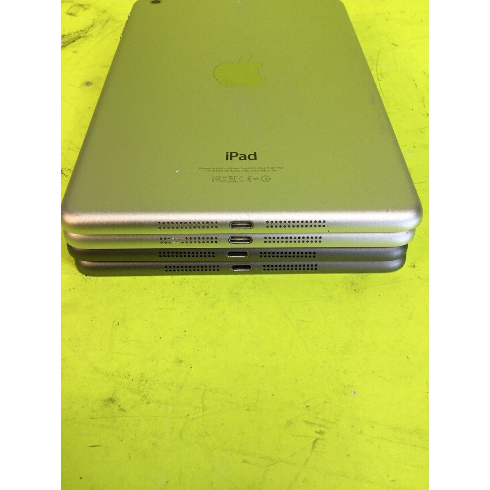 Lot of 4 Apple iPad Mini 1 and 2 FOR PARTS GOLD or RARE EARTH RECYCLE