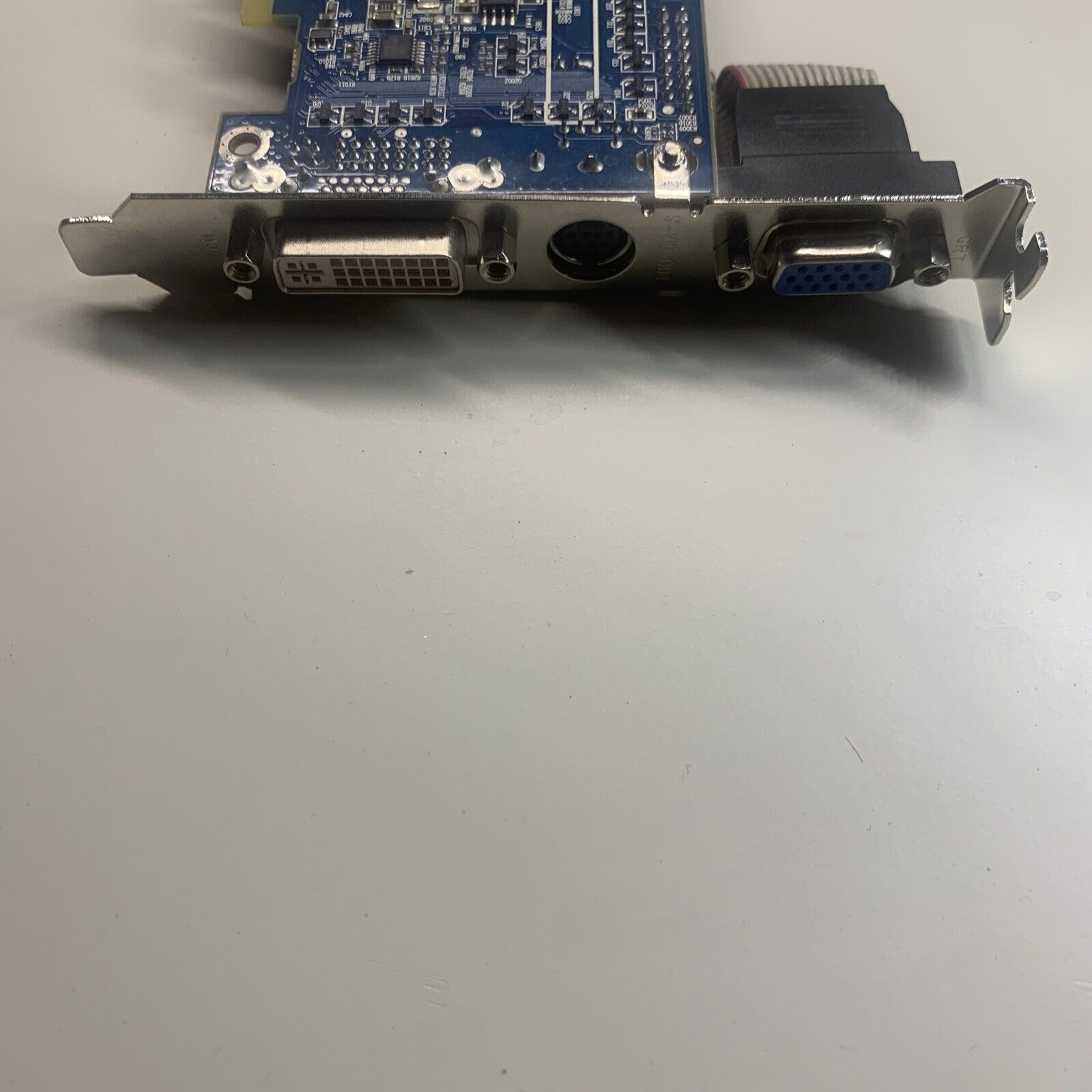 ATI 188-0CE40-005SA Radeon HD3450 PCIe Graphics Video Card 512MB DVI VGA SVIDEO