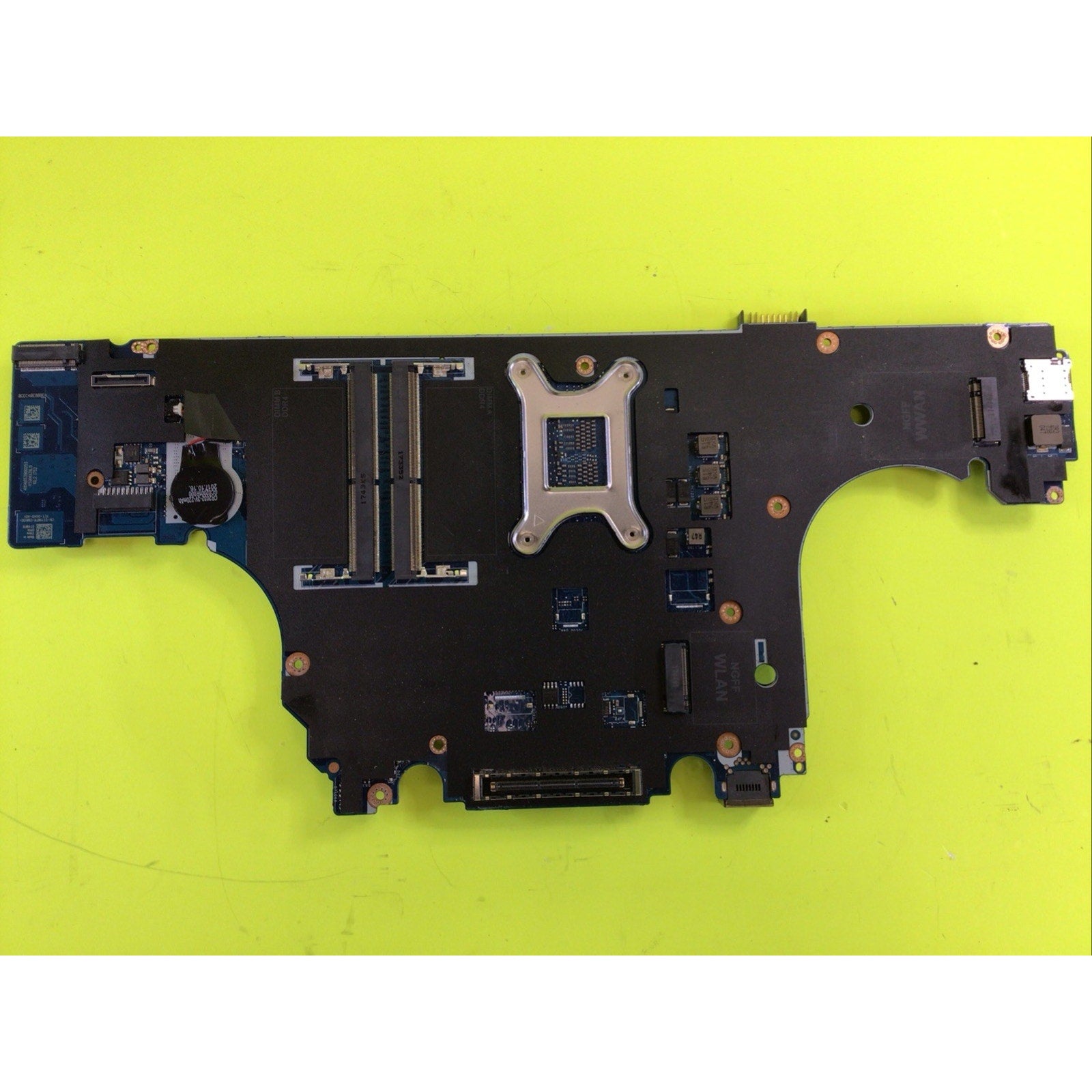 0TYWFR Dell Precision 7520 LA-E311P Core i7 Motherboard FOR PARTS or RECYCLE