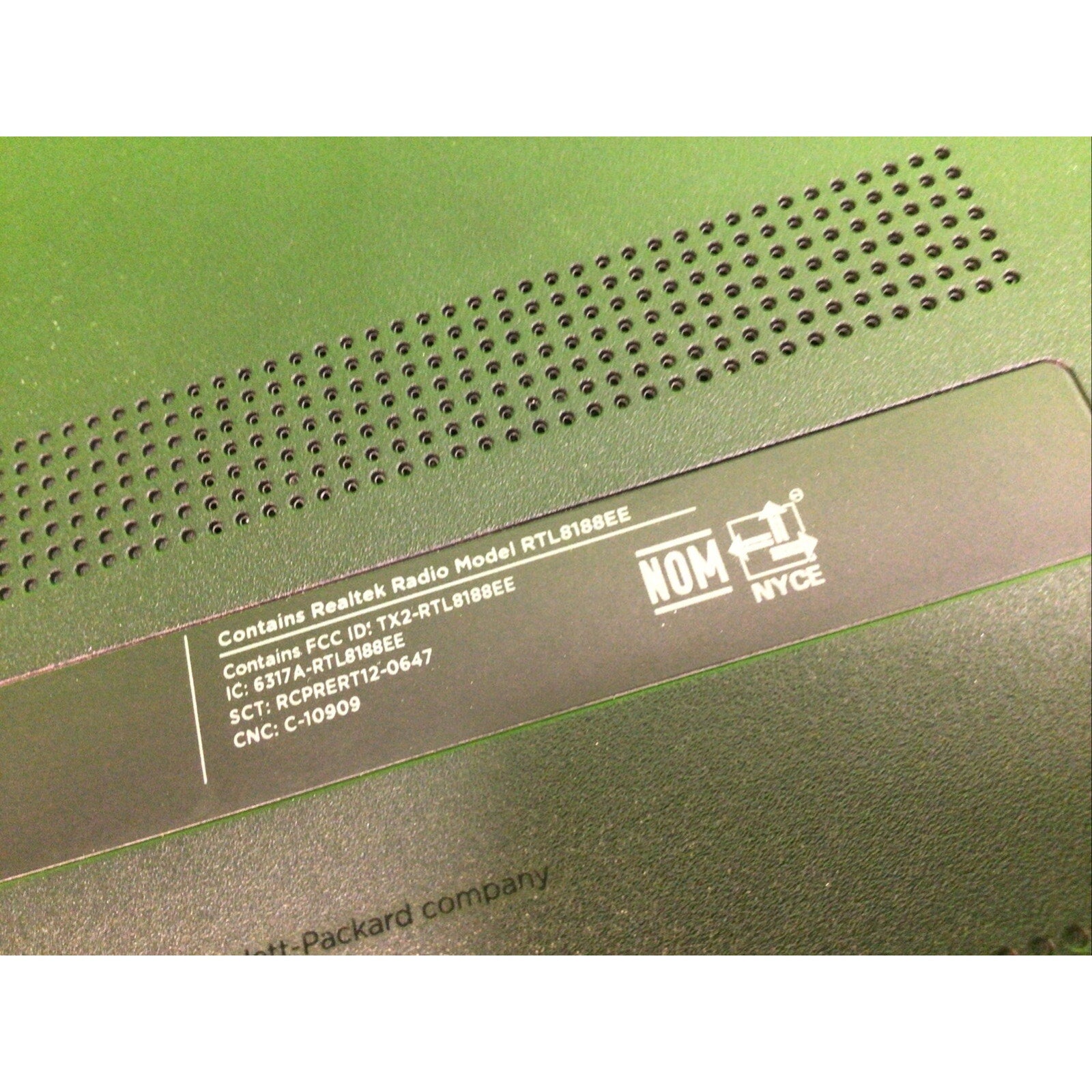 HP 15-f305dx Notebook PC AMD A6-5200 2.00GHz 4GB RAM FOR PARTS or REPAIR