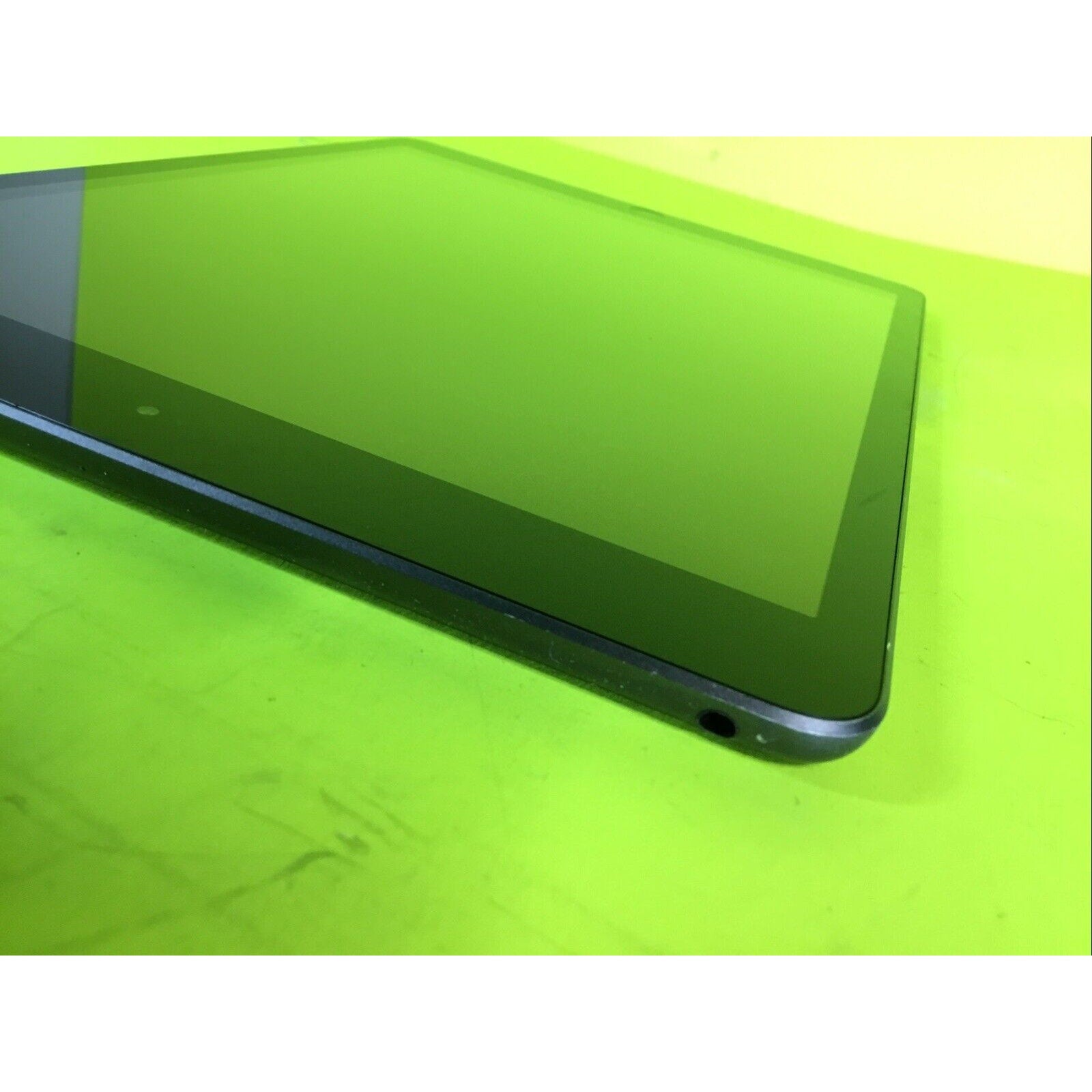 Apple iPad 7th Gen A2197 Gray FOR PARTS REPAIR or RECYCLE