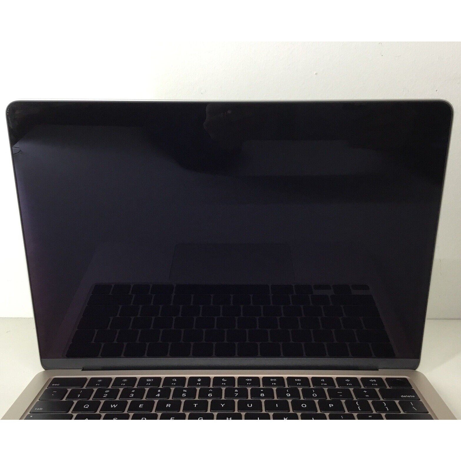 2024 Apple MacBook Air 13.6in M3 Chip 256 GB SSD 8GB RAM 8-Core GPU MRXT3LL/A