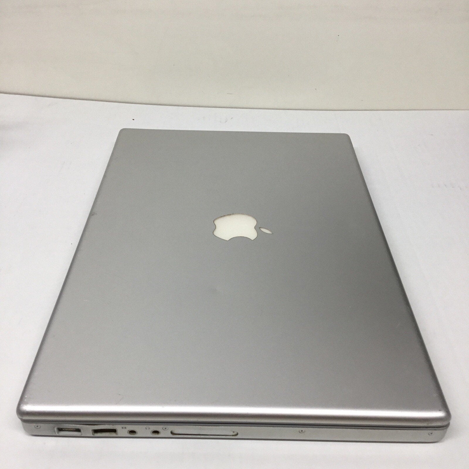 PARTS Apple MacBook Pro A1211 w/ Core 2 Duo" 2.33 15" 2.33 GHz Core - No Battery