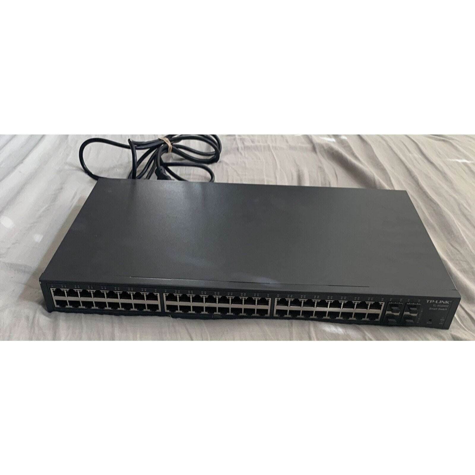 TP-Link TL-SG2452 48-Port Gigabit Smart Ethernet Hub / Switch with 4 SFP Slots