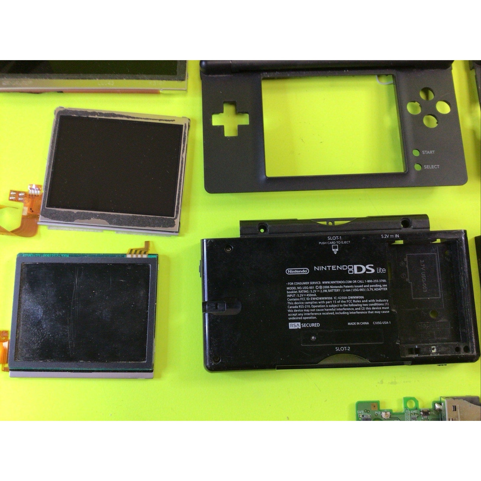 Nintendo DS Lite Boneyard Lot FOR PARTS and REPAIR