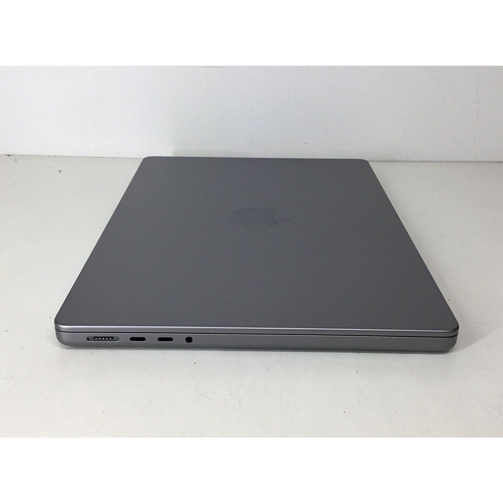 Apple 2023 MacBook Pro 14-inch M3 8-Core 8GB RAM 1TB SSD Space Gray MTL83LL/A