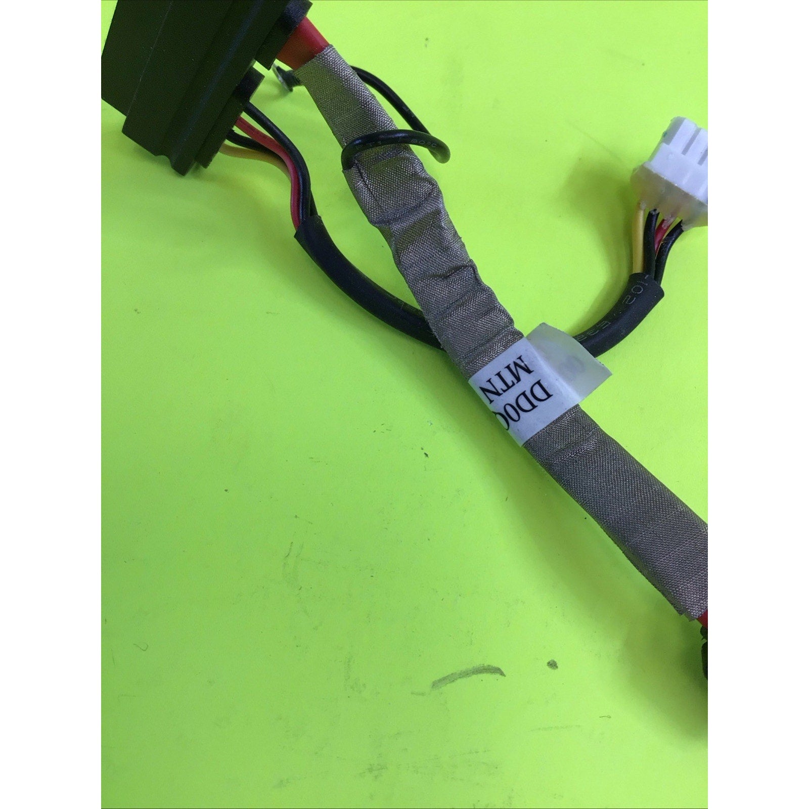 Lenovo ThinkCentre M90Z All-in-One Optical Drive SATA Power Cable DD0QU8HD000