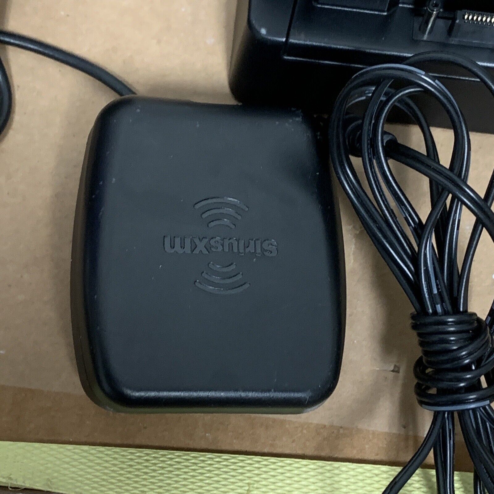 Sirius XM Onyx EZ XEZ1 Radio Receiver + Antenna +Adapter dock + Power Cable