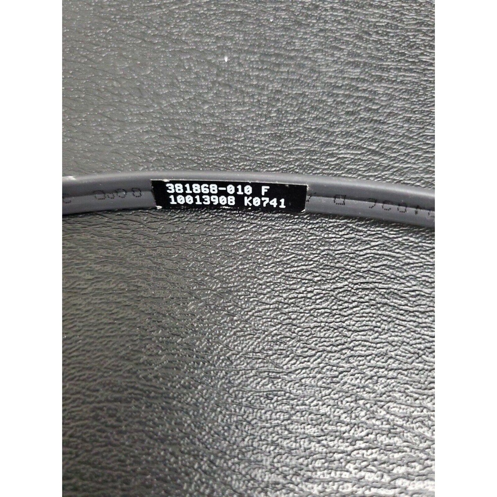 HP 381868-010 18inch SATA 3G SATA Cable