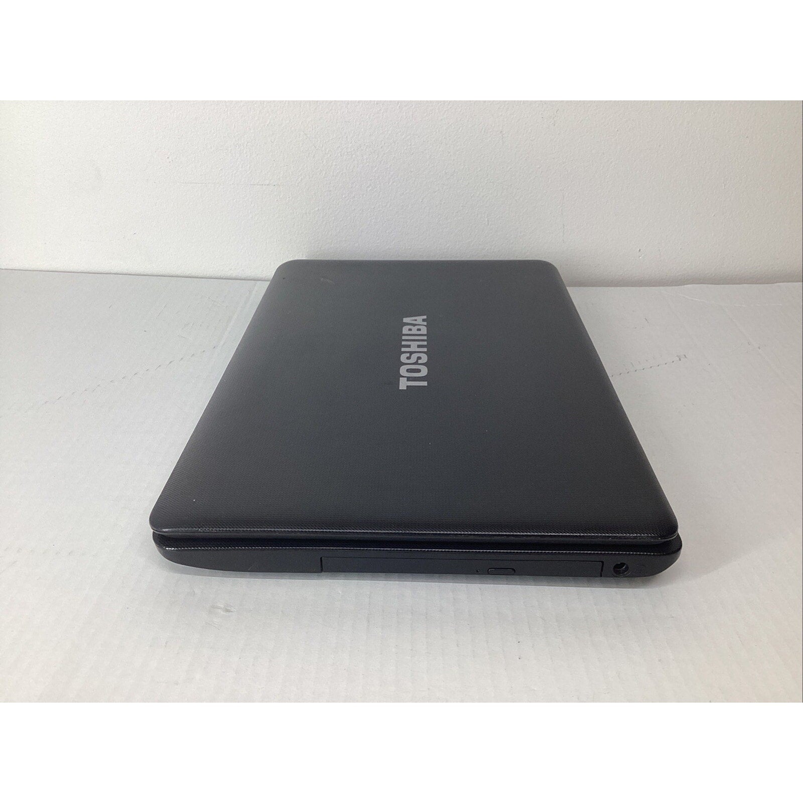 Toshiba Satellite C655D-S5302 Laptop No RAM, HDD, Battery, Screen - Parts Only