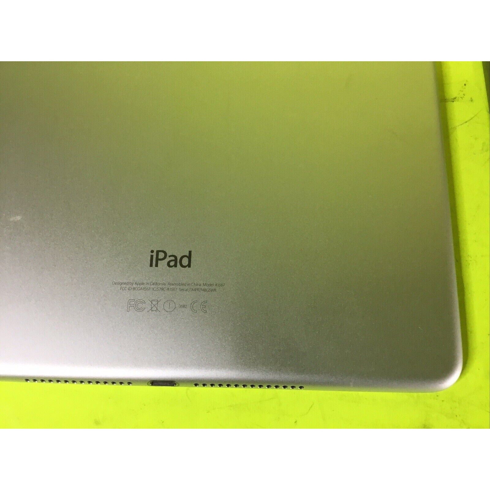 Lot of 2 Apple iPad Air 2 FOR PARTS REPAIR or RECYCLE