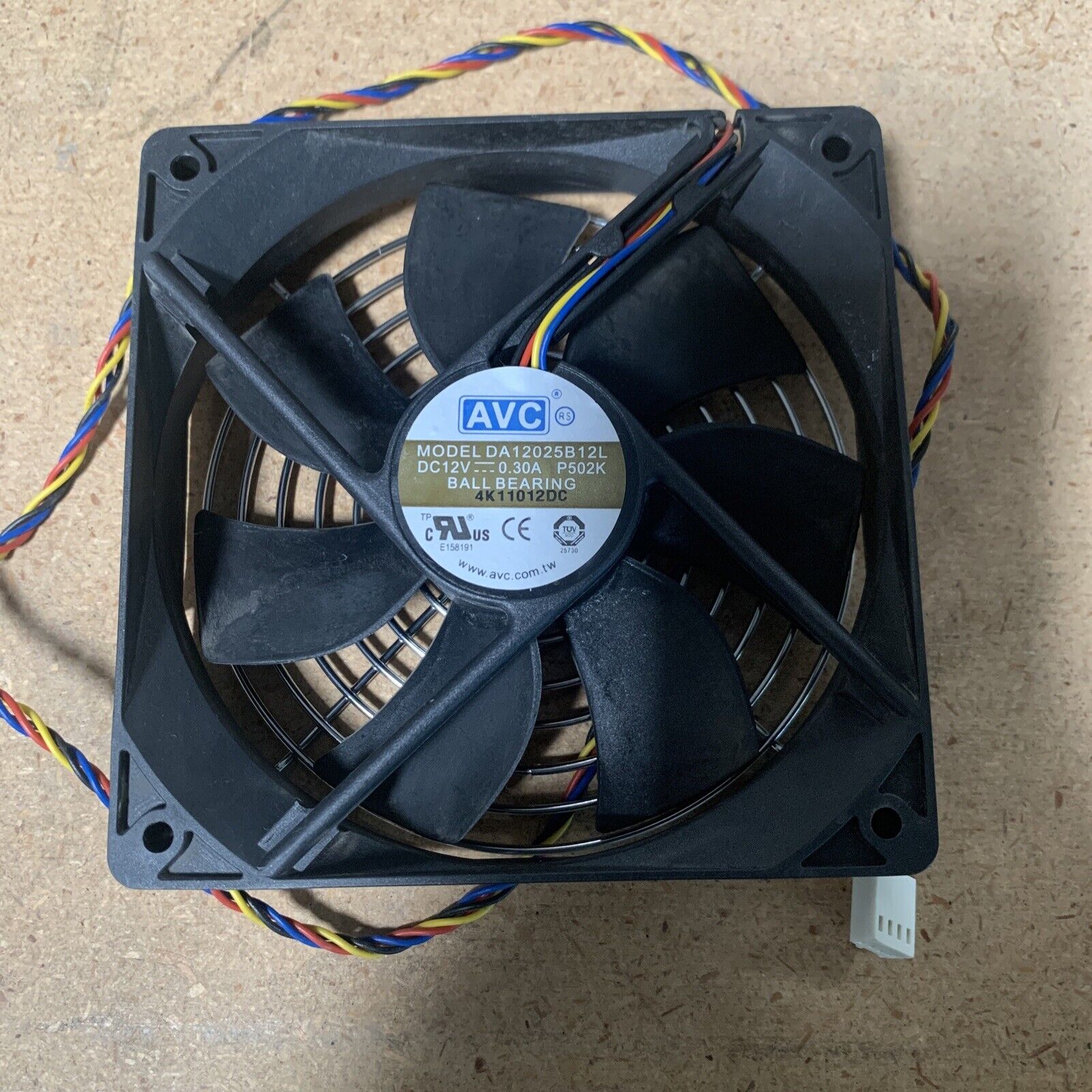 AVC DA12025B12L 12V 0.3A 12cm 12025 Ultra-quiet 4-pin PWM Cooling Fan