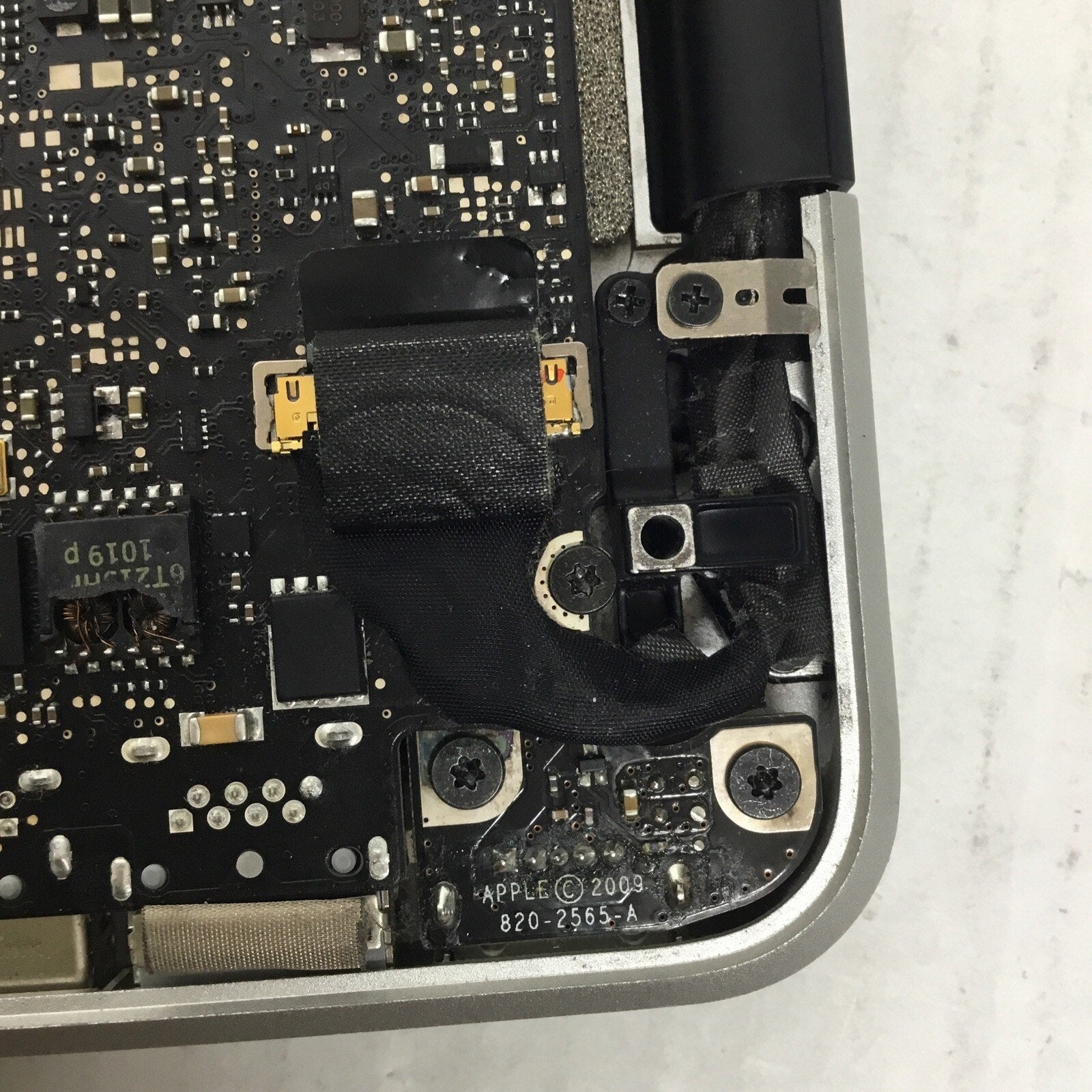 For Parts Apple MacBook Pro (13-inch, Mid 2010) Model No. A1278