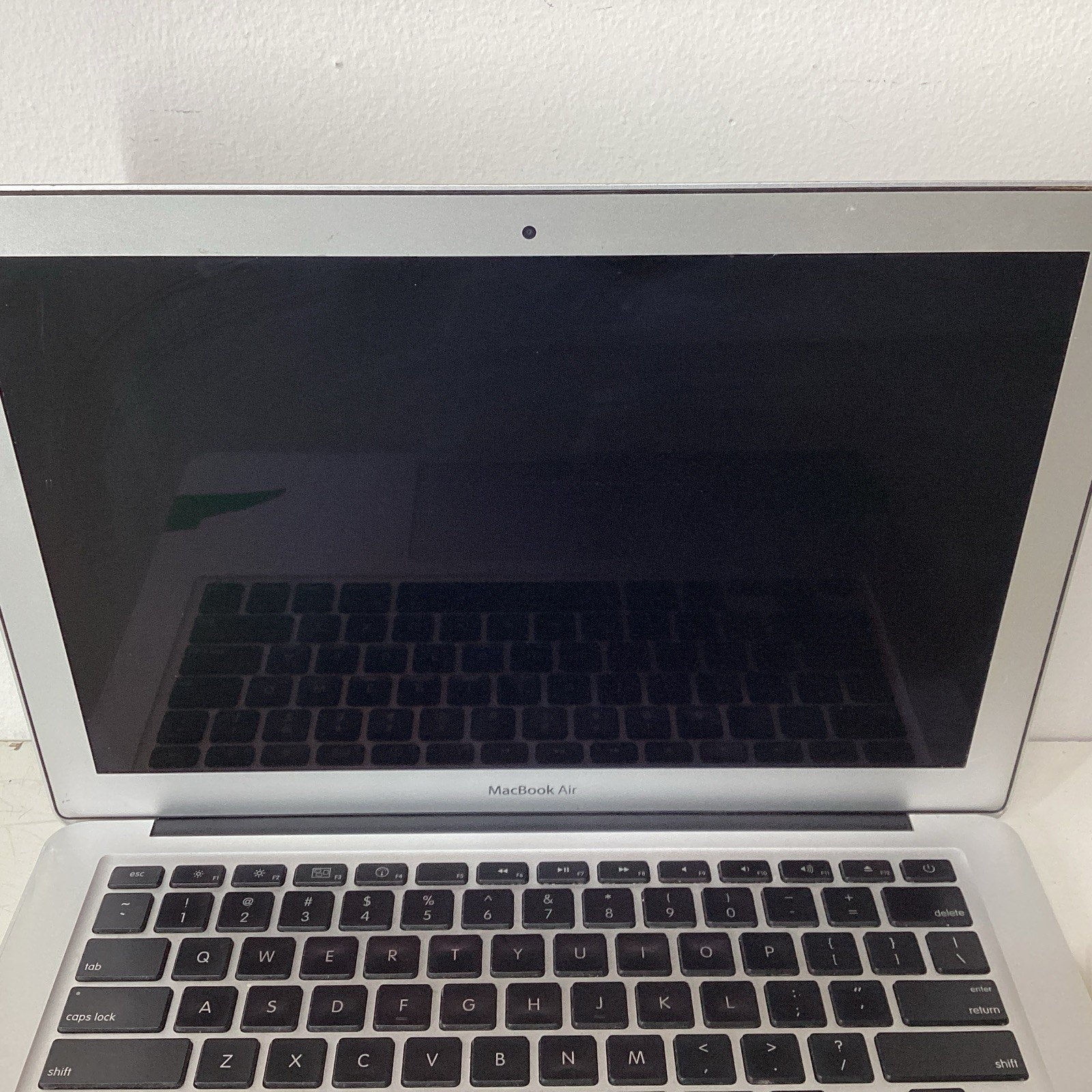 Apple MacBook Air 13" A1466 Intel Core i5 1.6GHz 4GB Ram 256GB SSD - For Parts