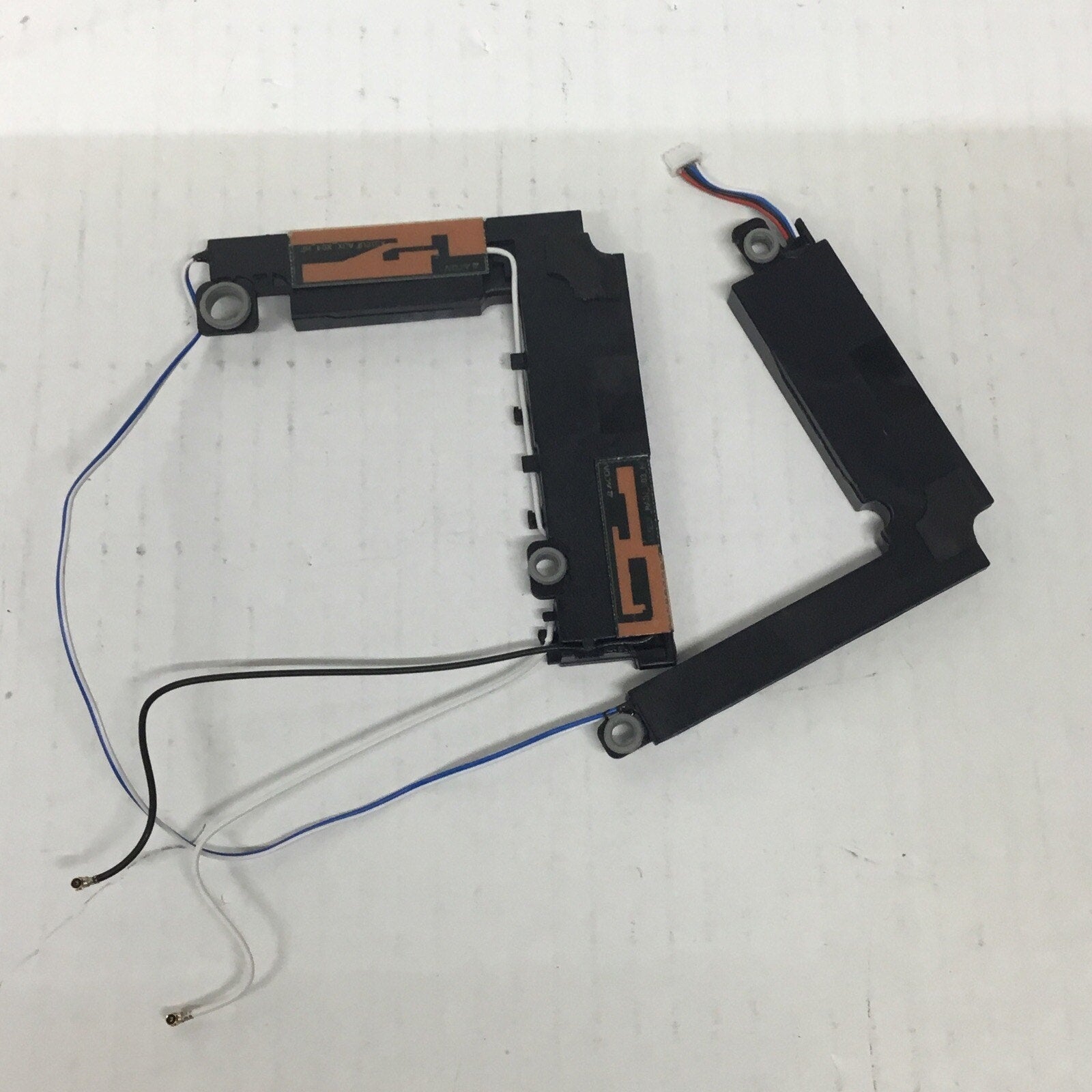 Asus VivoBook F512D / F512DA Internal Speakers L+R 04A4-03NR0AS