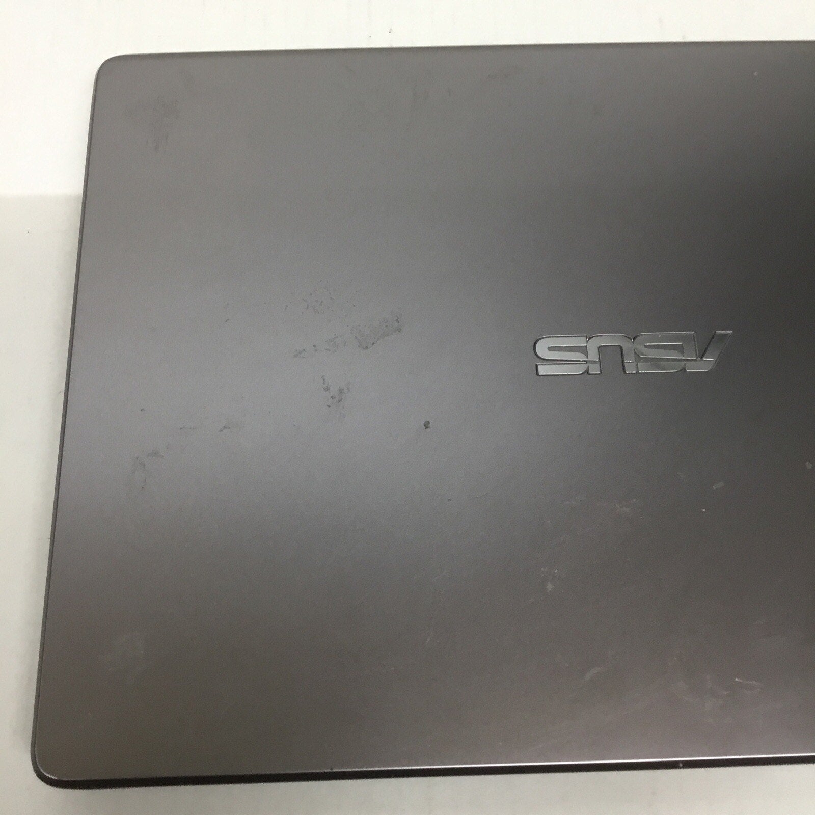FOR PARTS ASUS Chromebook 11.6" *PLEASE READ* Intel Celeron
