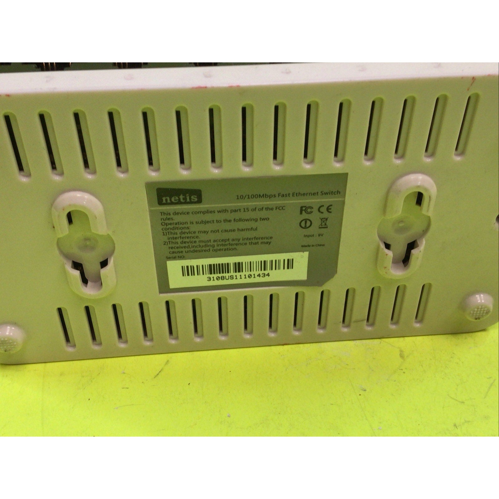 Netis ST3108 8-port 100mbit Fast Ethernet Switch