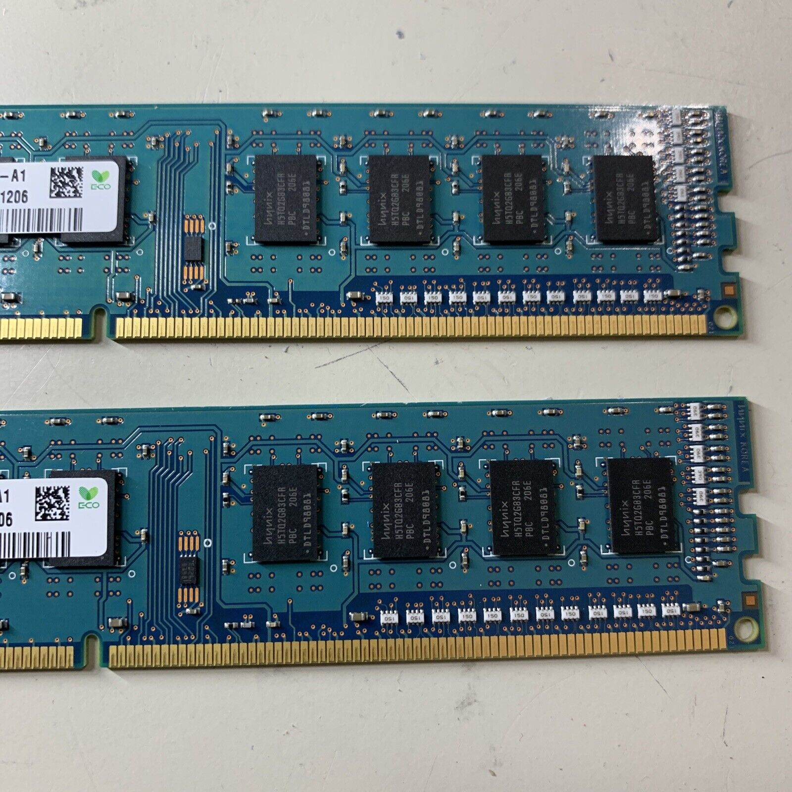 Hynix 4GB (2 x 2GB) 1Rx8 PC3-12800U-11 HMT325U6CFR8C-PB NO AA Memory Module Kit